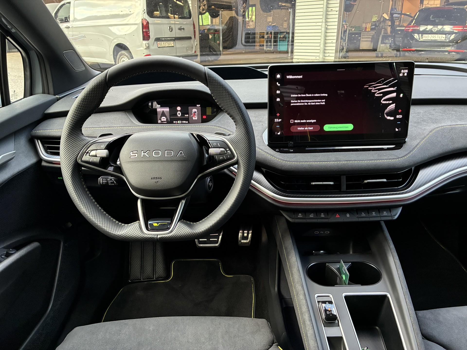 SKODA Enyaq 4x4 RS-image-8