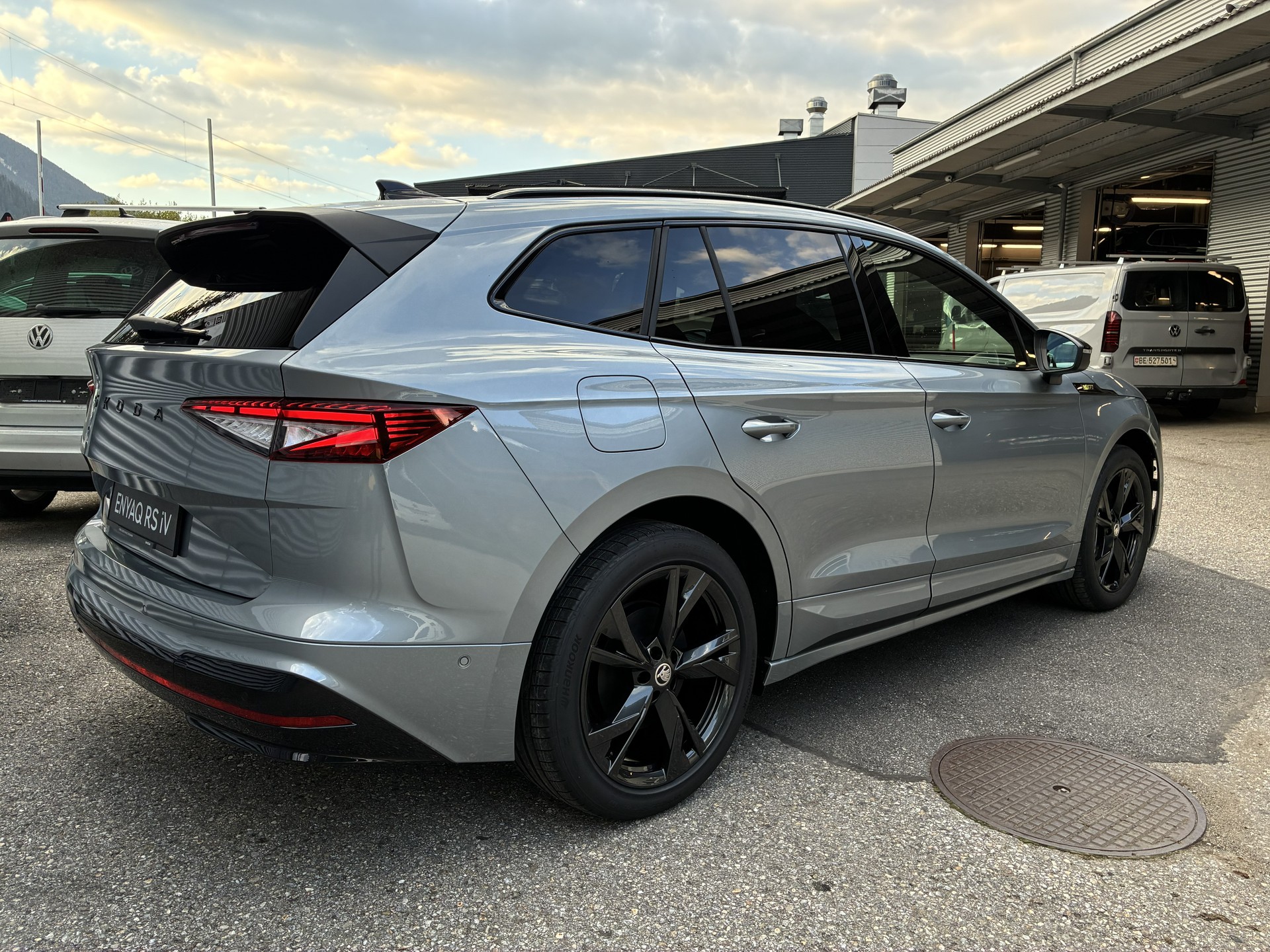 SKODA Enyaq 4x4 RS-image-4