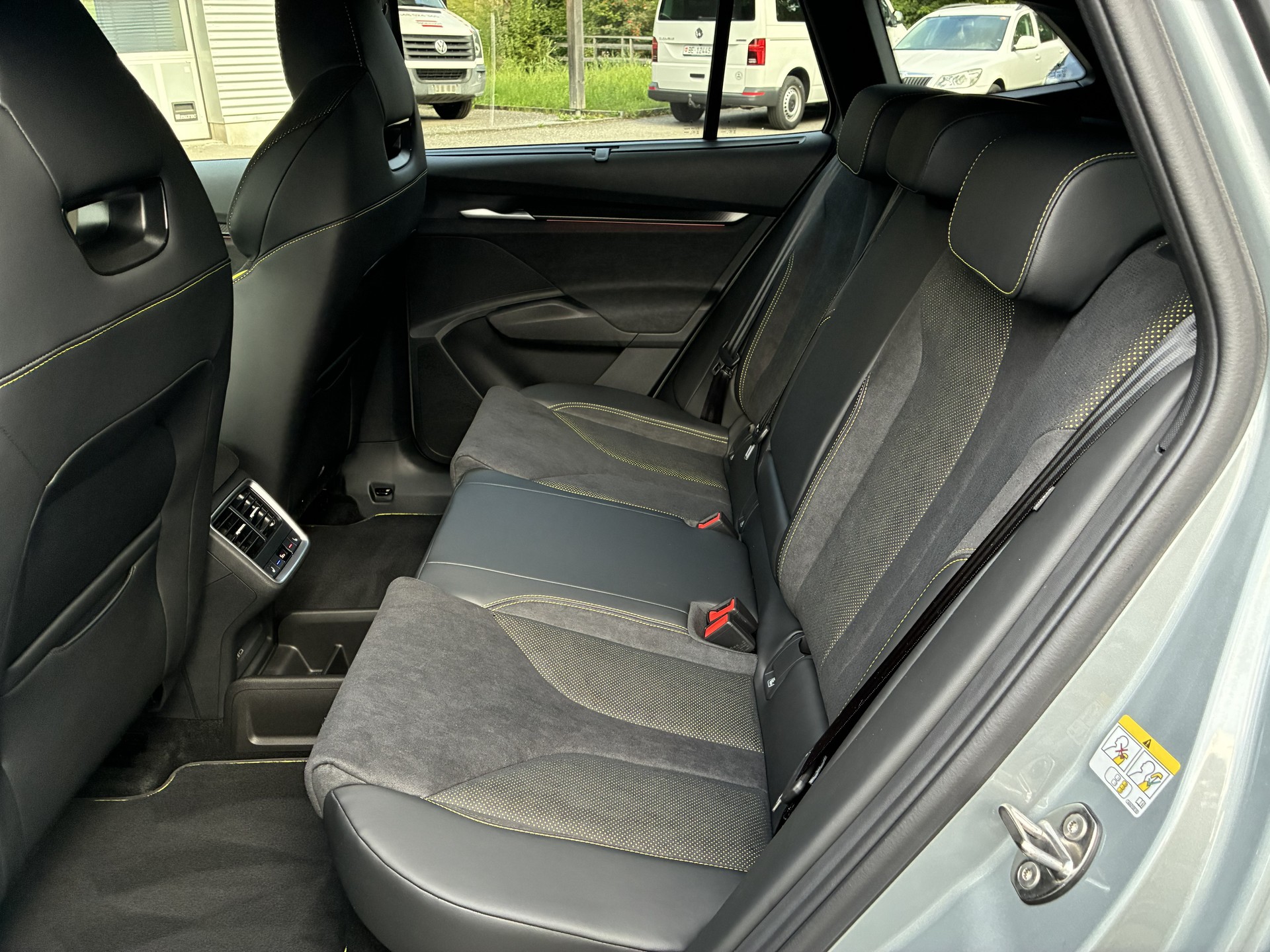 SKODA Enyaq 4x4 RS-image-7