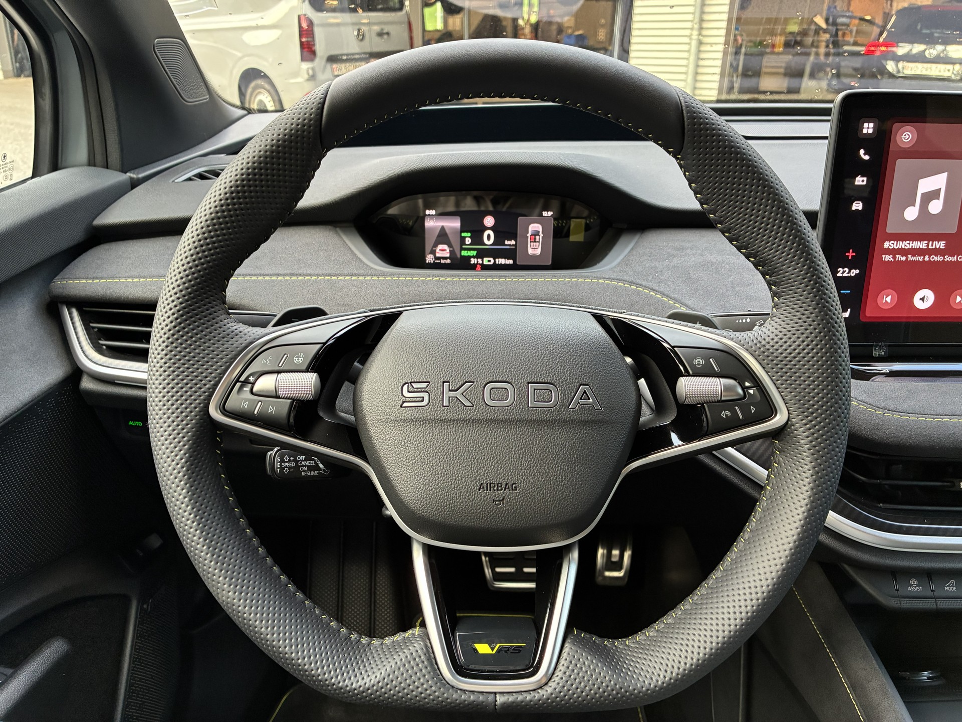 SKODA Enyaq 4x4 RS-image-9
