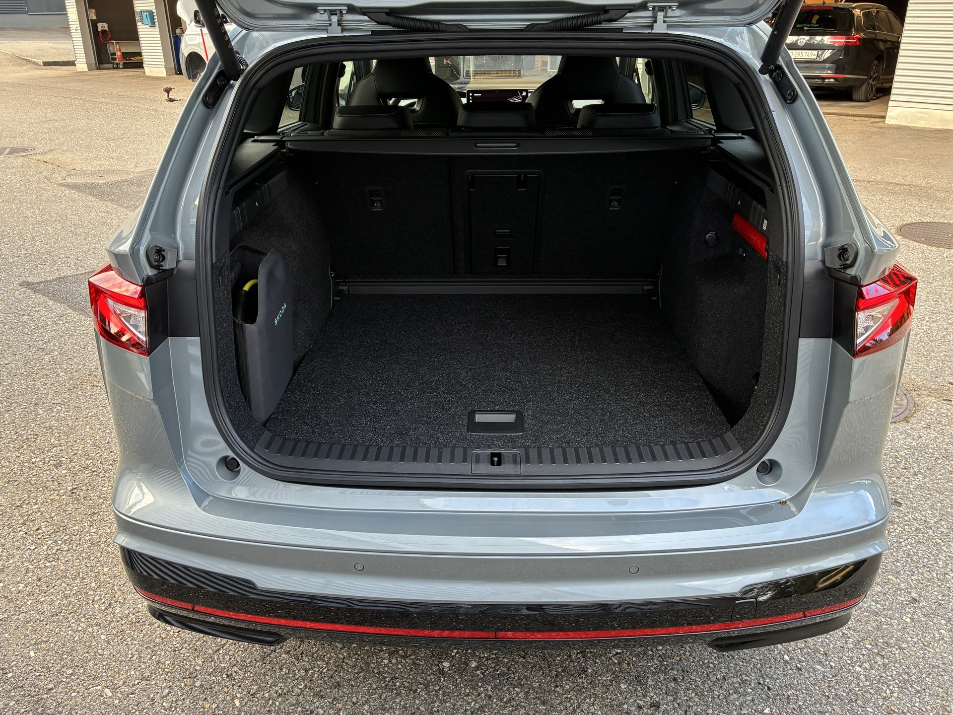 SKODA Enyaq 4x4 RS-image-6
