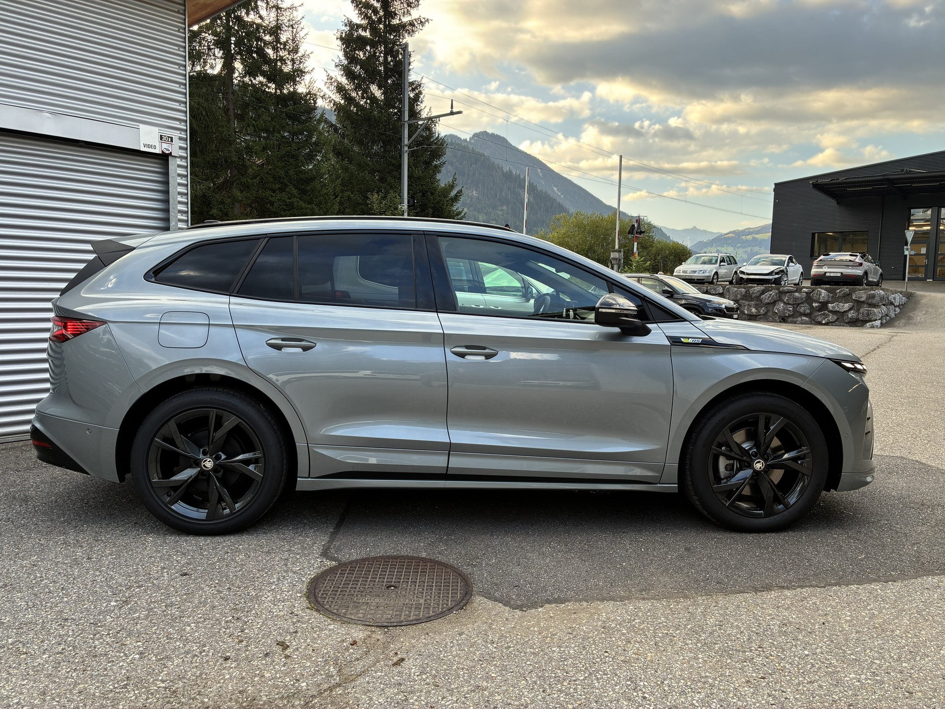 SKODA Enyaq 4x4 RS-image-3