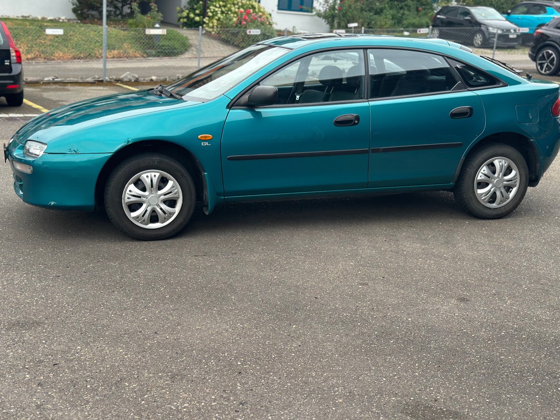 MAZDA 323 F 1.5i-16V Rainbow-image-1