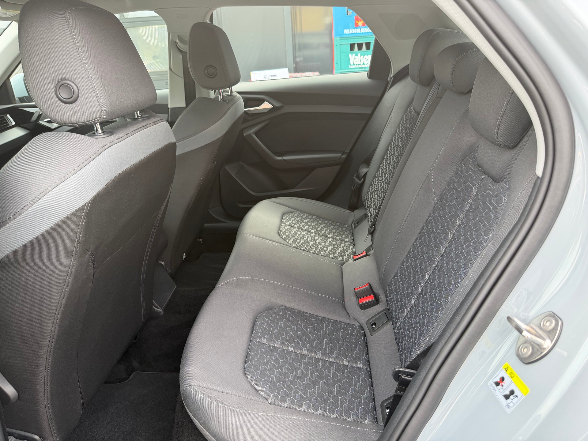 AUDI A1 Sportback 30 TFSI advanced S-tronic-image-11