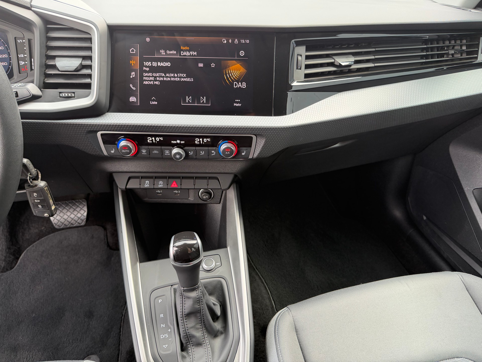 AUDI A1 Sportback 30 TFSI advanced S-tronic-image-15