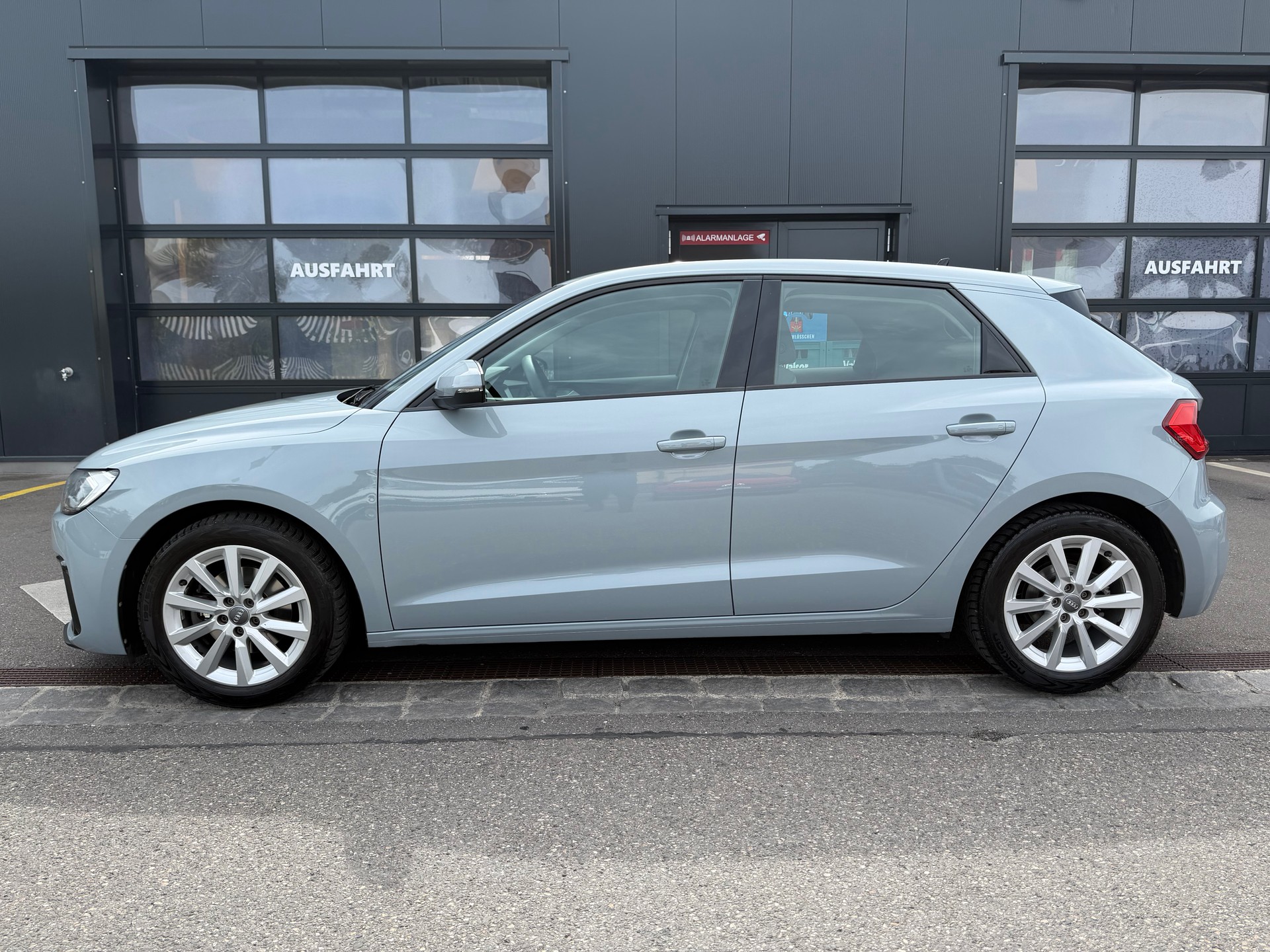 AUDI A1 Sportback 30 TFSI advanced S-tronic-image-4