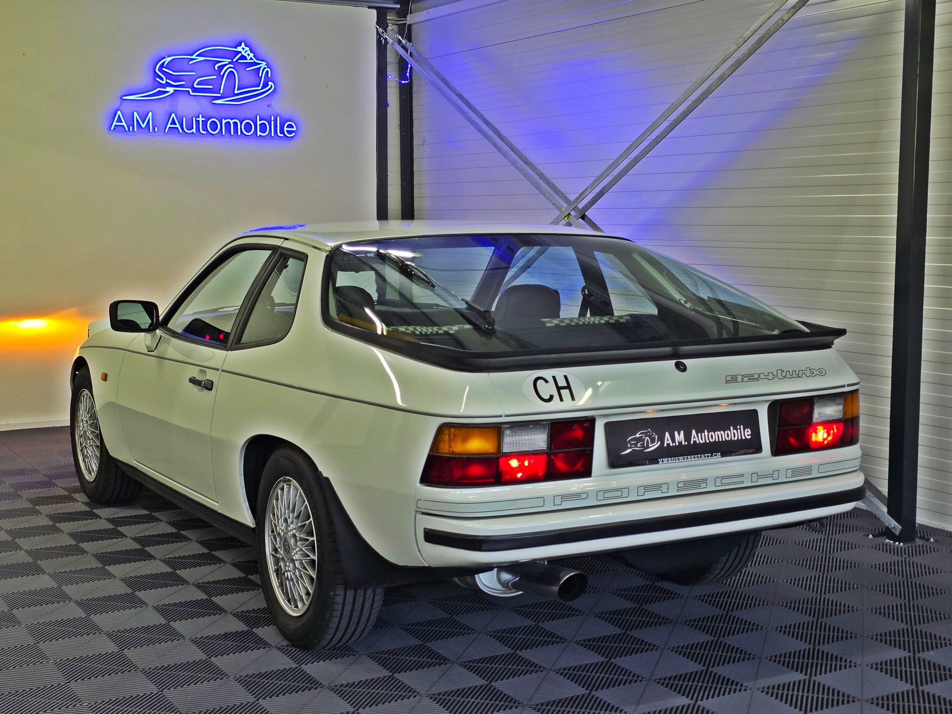 PORSCHE Turbo-image-5