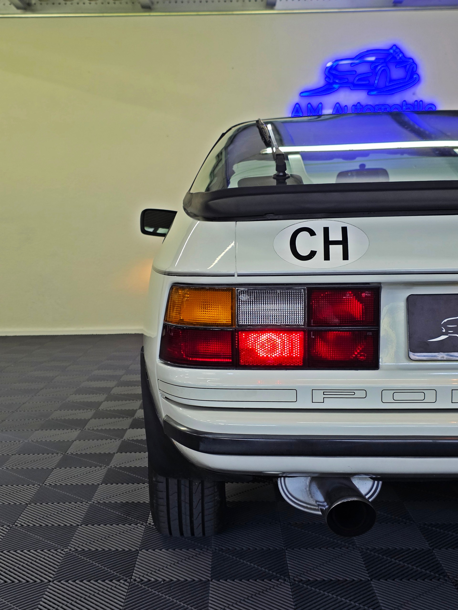 PORSCHE Turbo-image-7