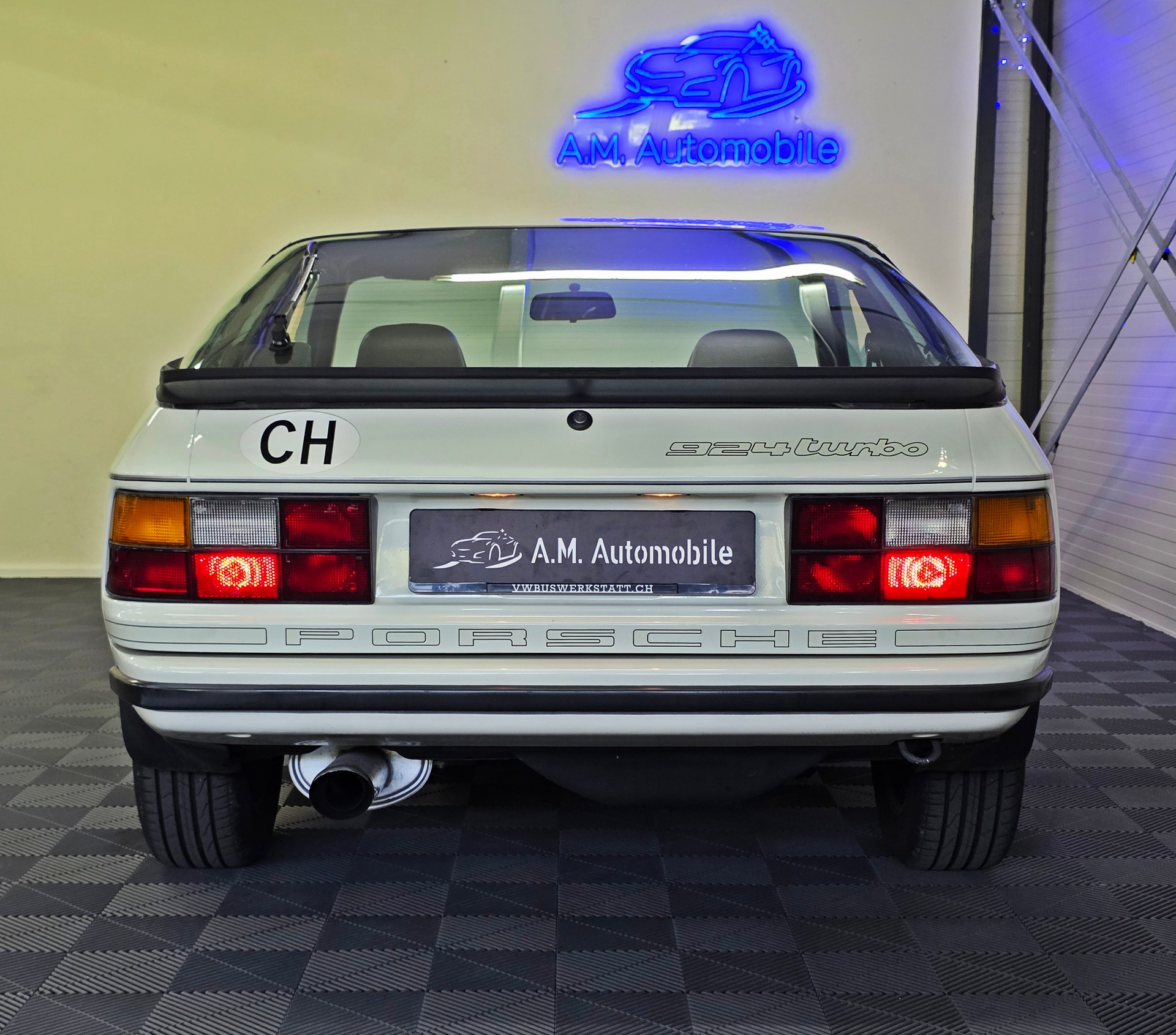 PORSCHE Turbo-image-6