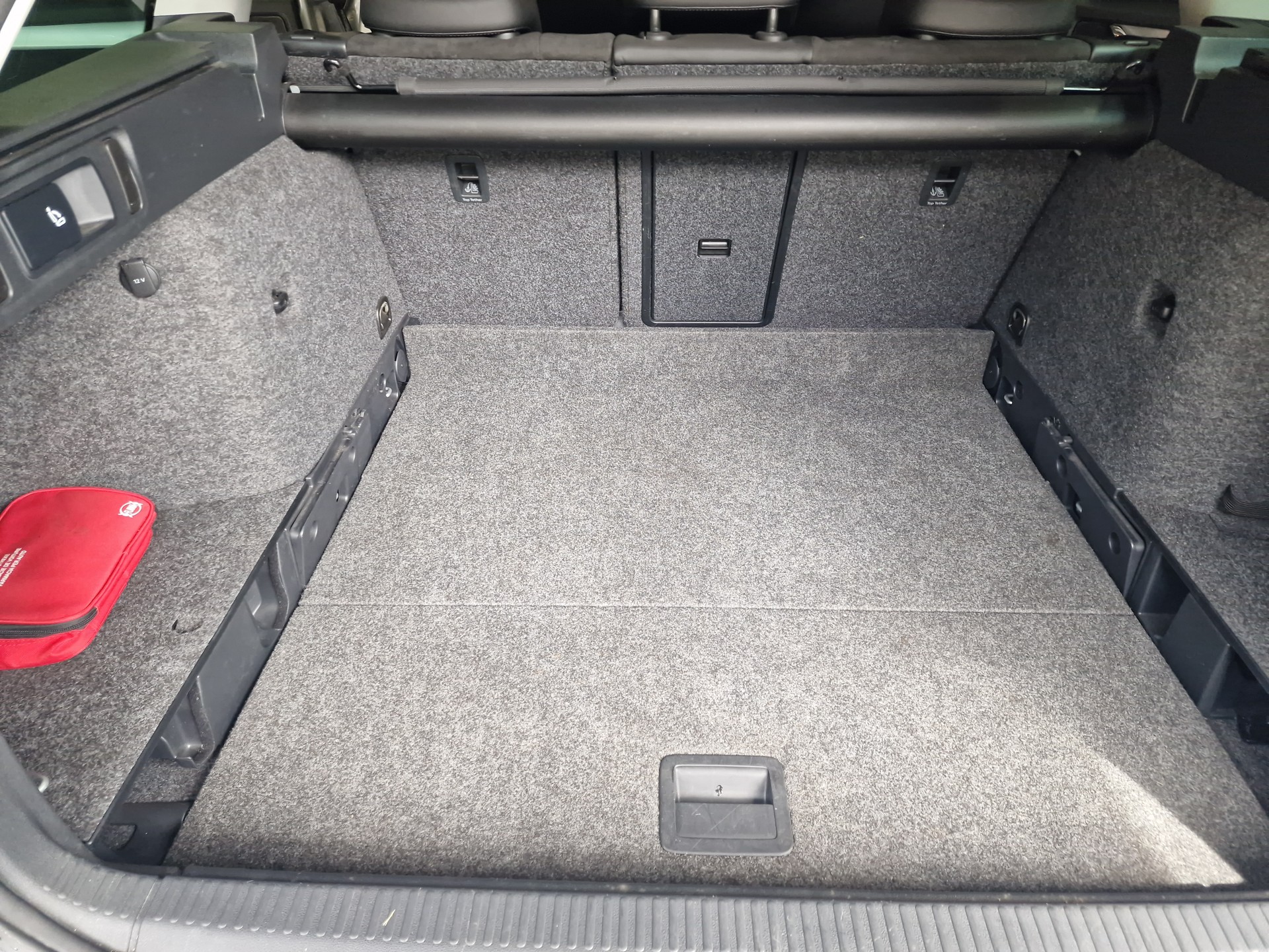 SKODA Octavia Combi 1.8 TSI Elegance DSG-image-13