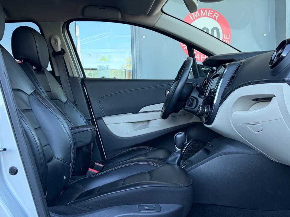 RENAULT Captur 1.2 T 16V Initiale Paris EDC-image-9
