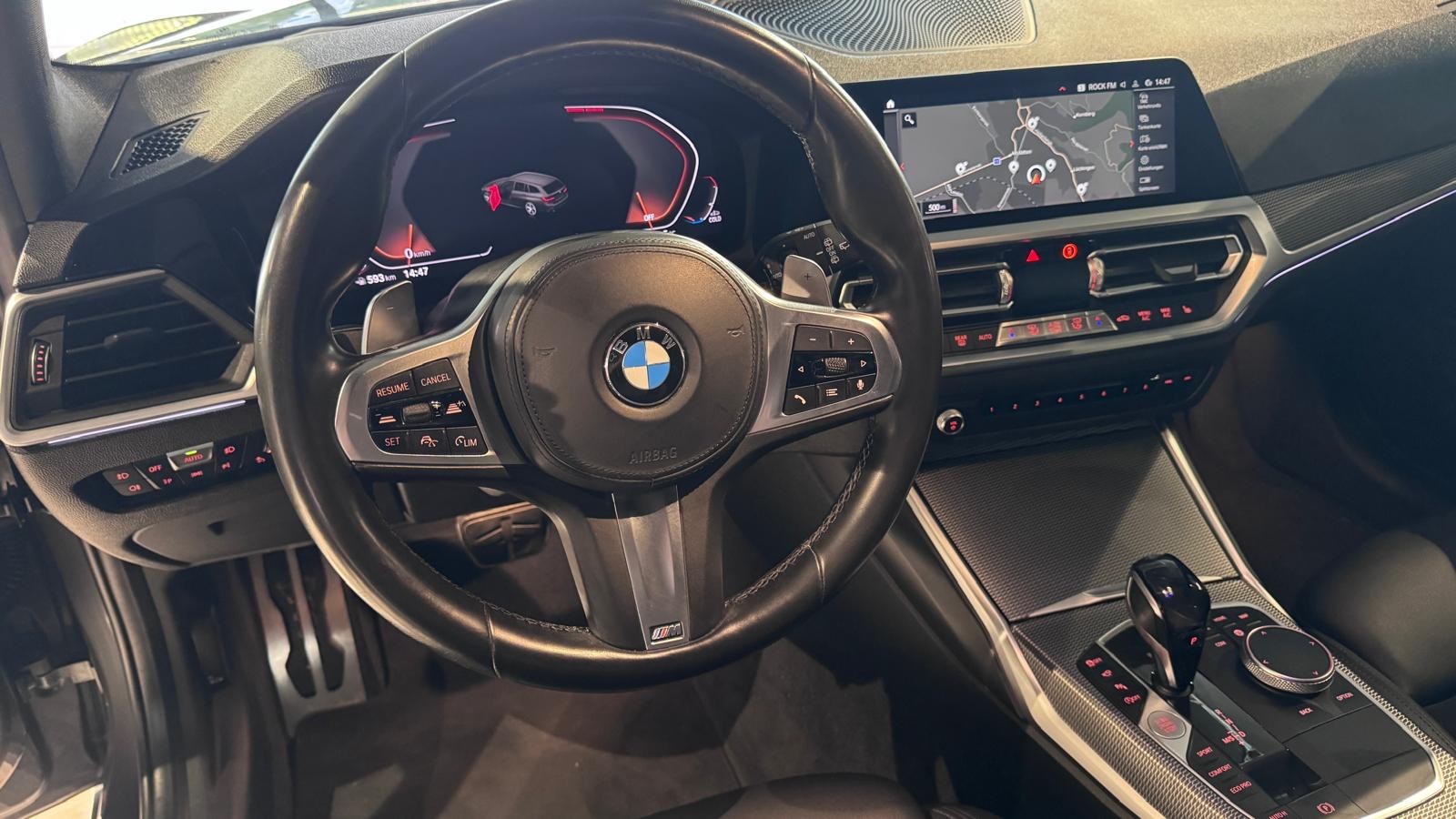 BMW 320d xDrive Touring M Sport Steptronic-image-6