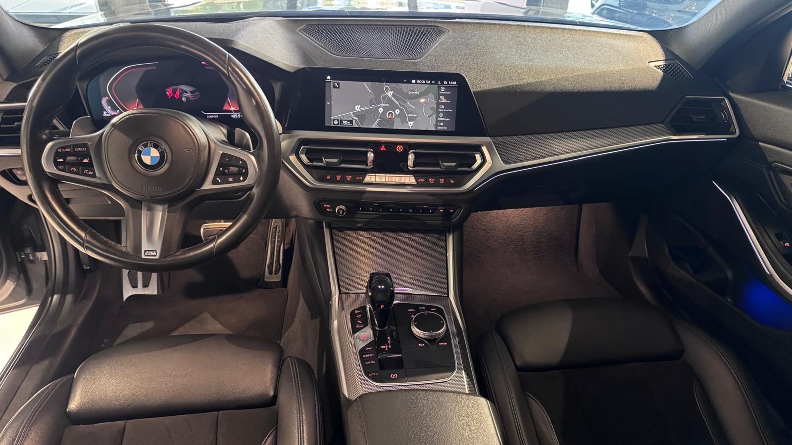 BMW 320d xDrive Touring M Sport Steptronic-image-8