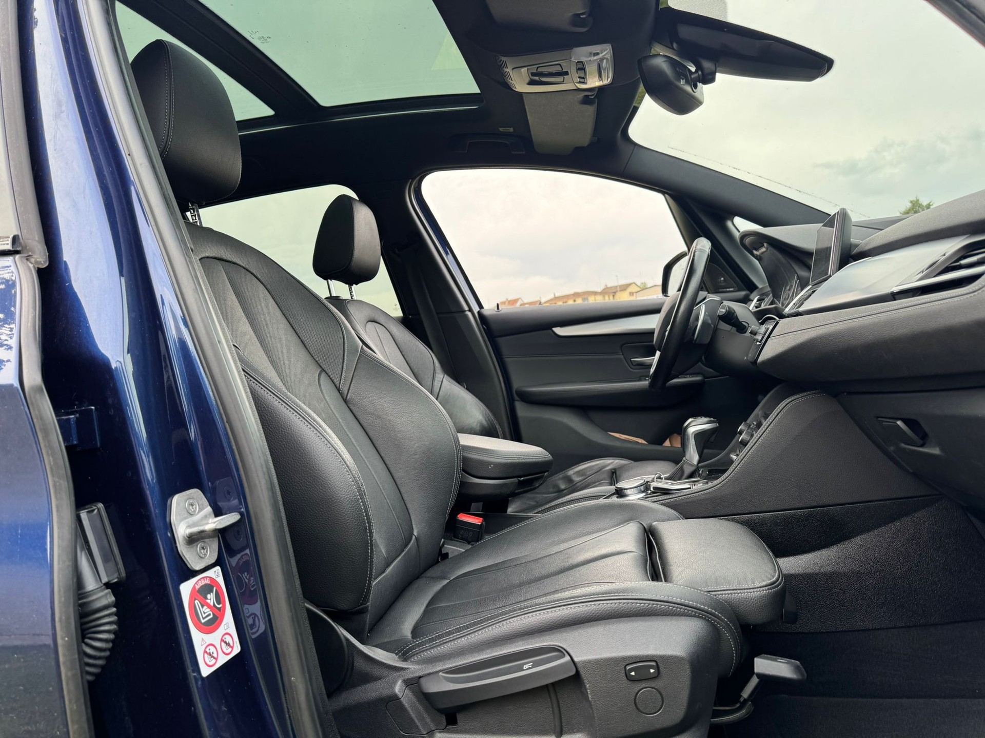BMW 220d xDrive Gran Tourer Sport Line Steptronic-image-14