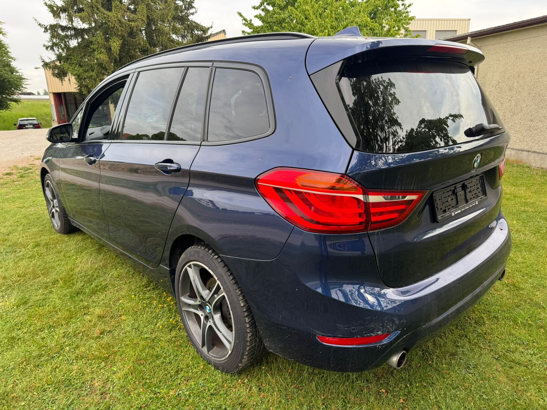 BMW 220d xDrive Gran Tourer Sport Line Steptronic-image-5