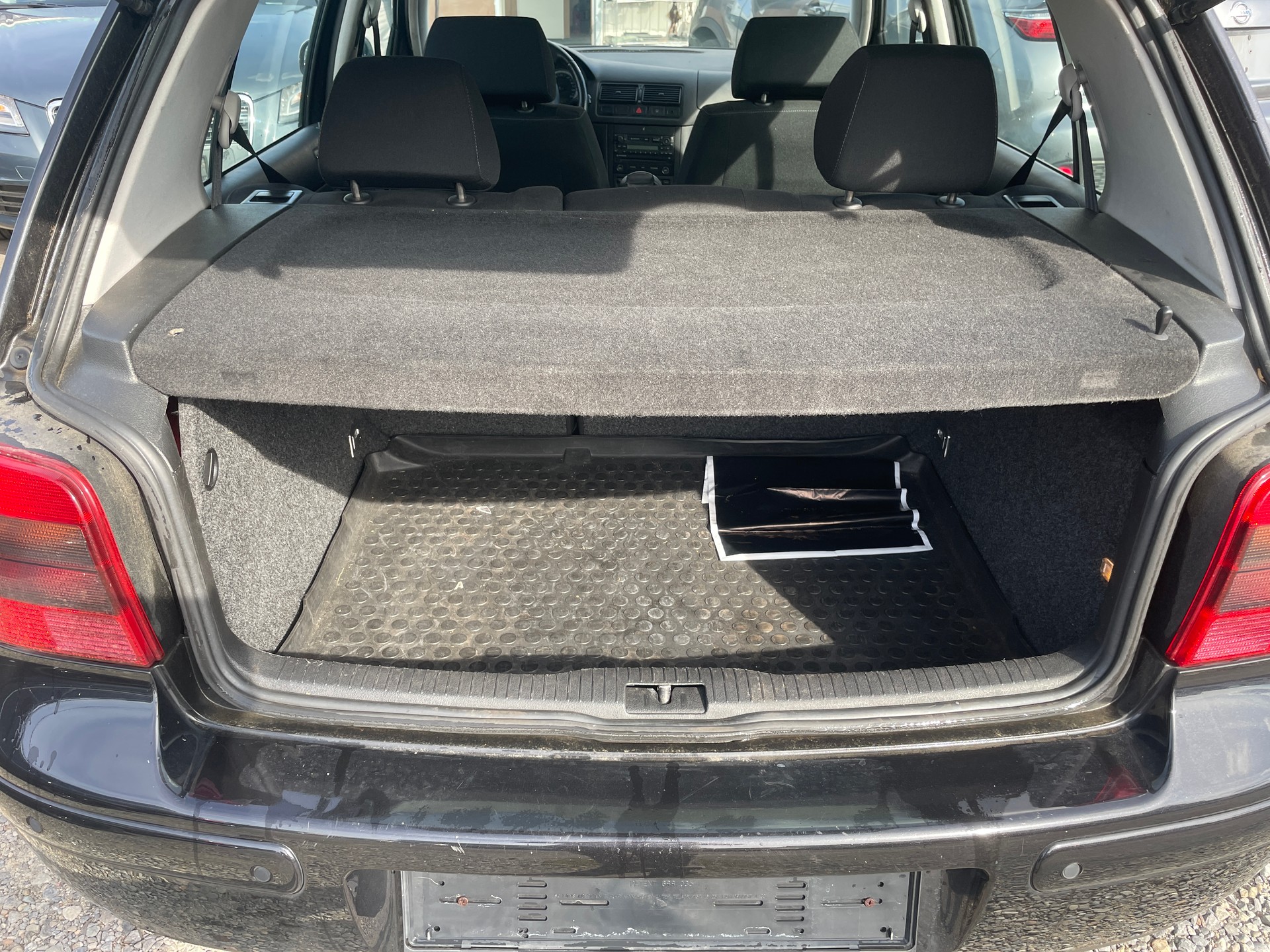 VW Golf 1.6 16V Pacific-image-12