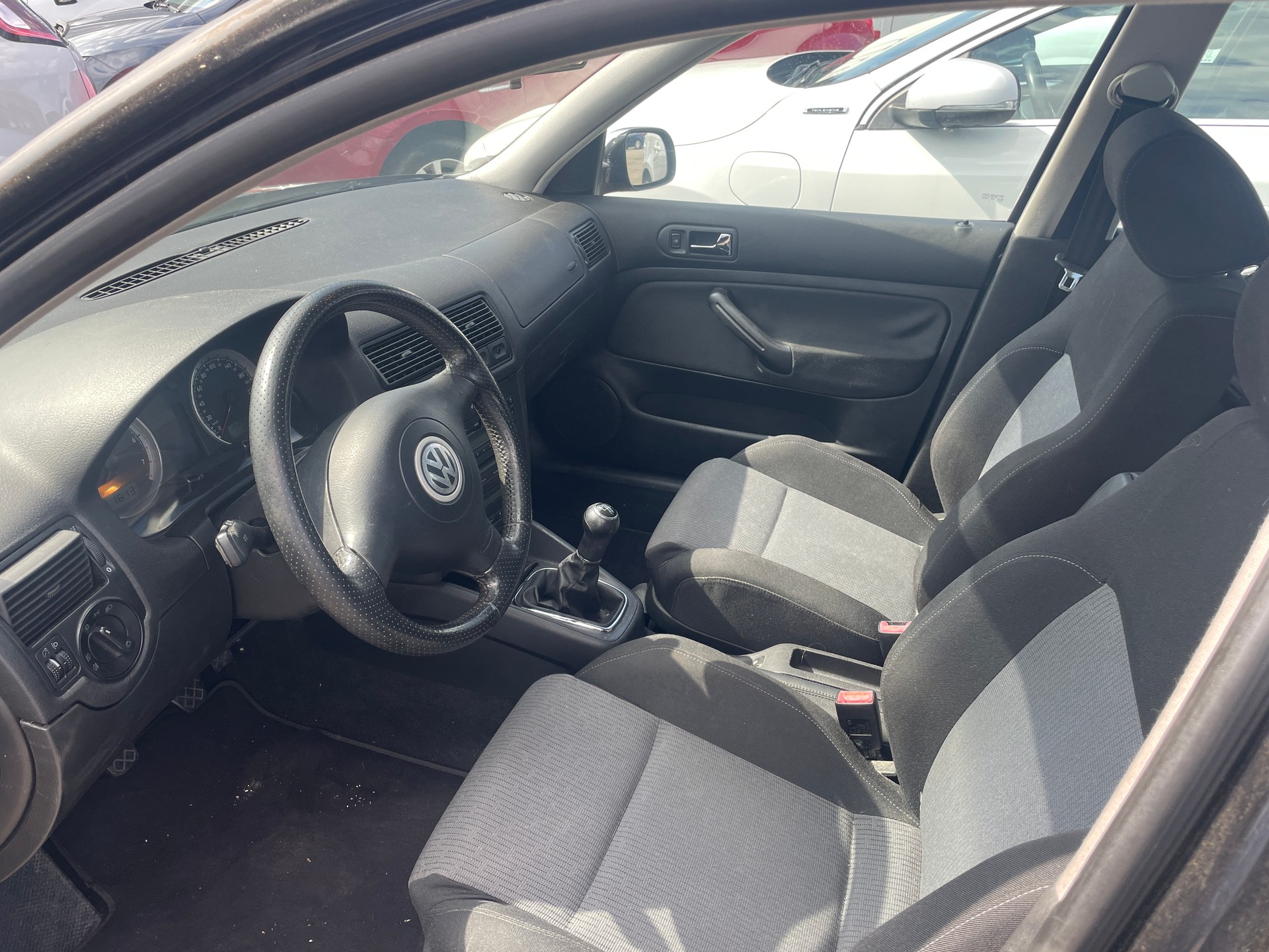 VW Golf 1.6 16V Pacific-image-7