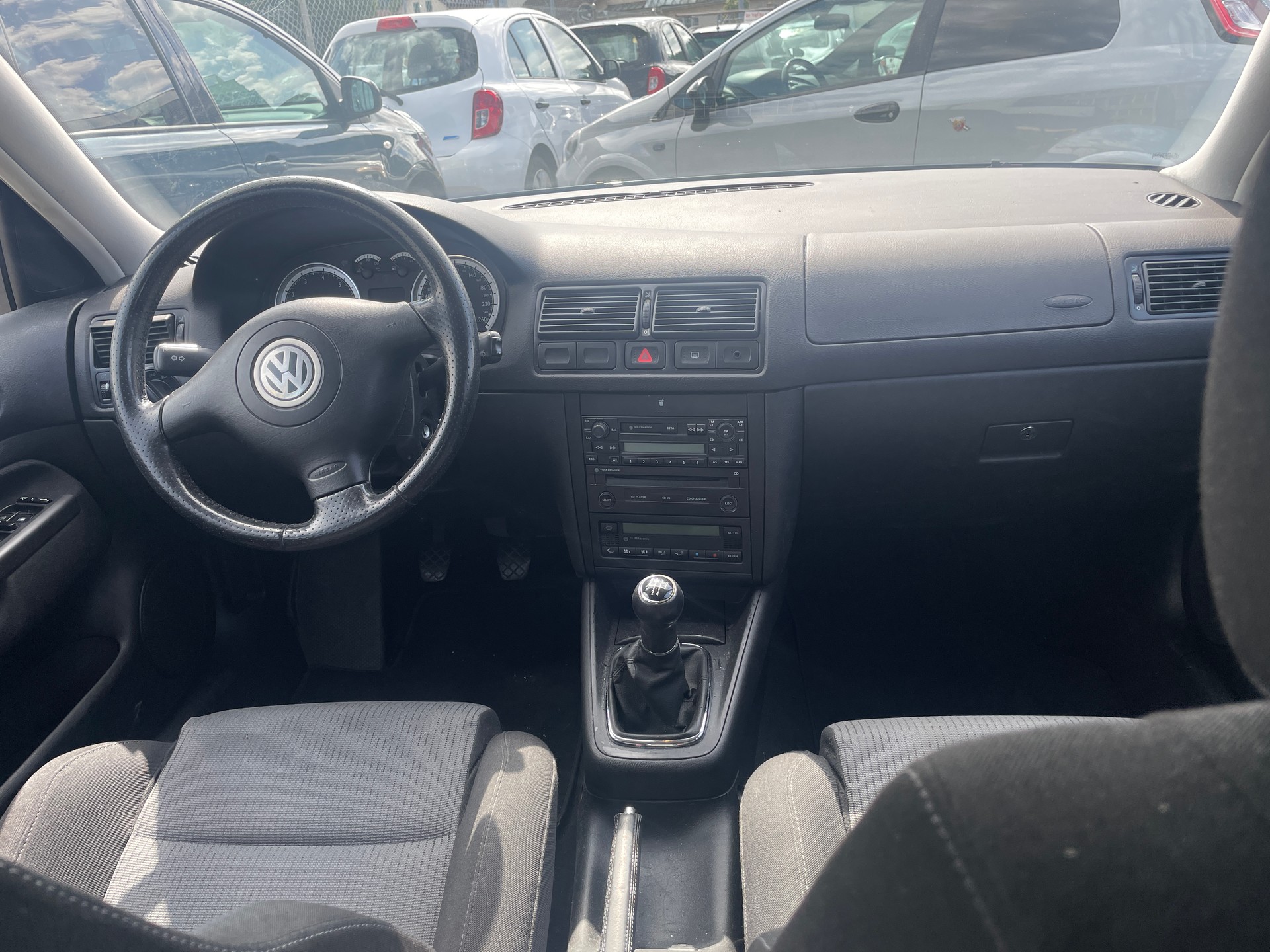 VW Golf 1.6 16V Pacific-image-9