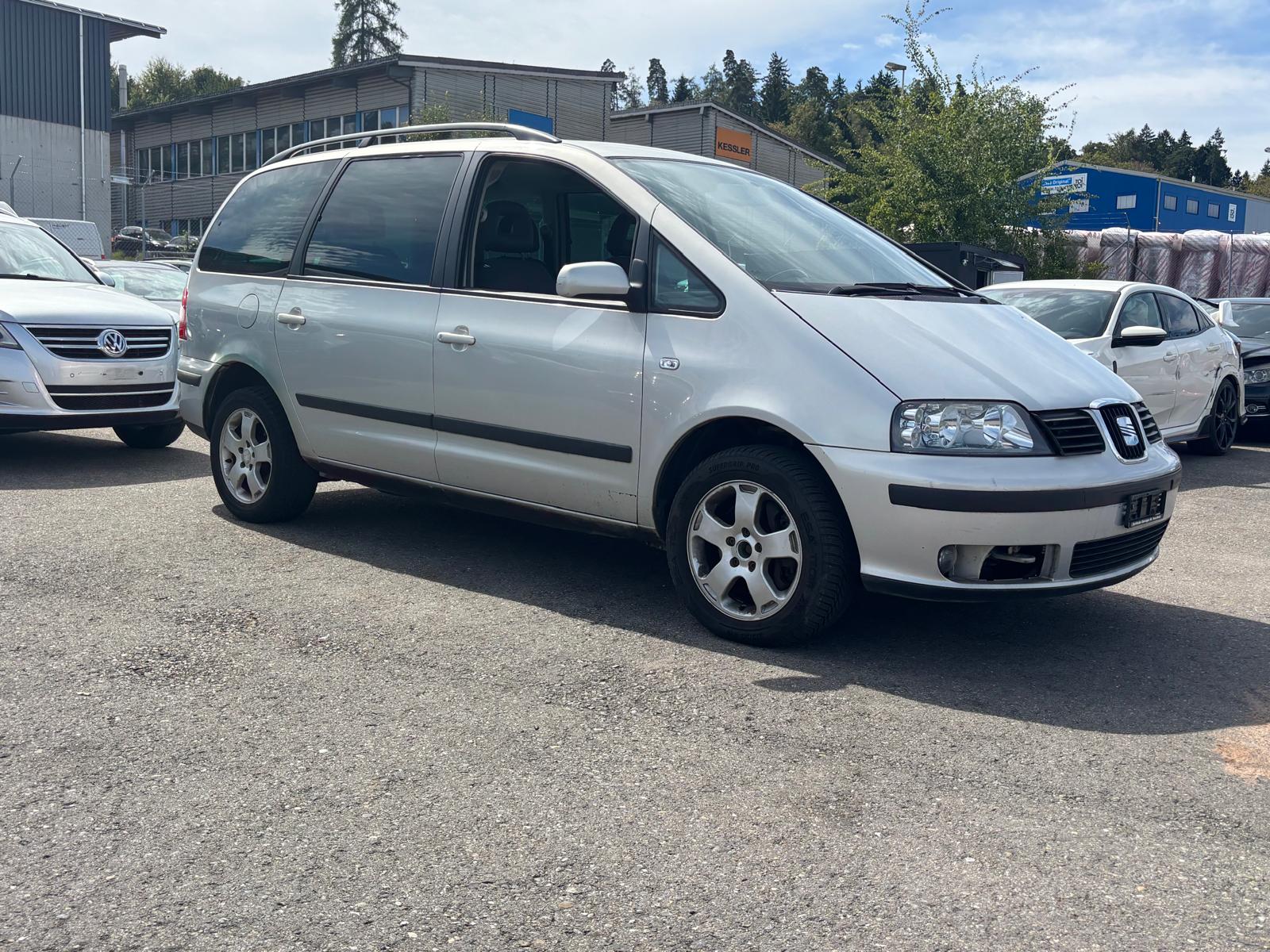 SEAT Alhambra 2.8 VR6 Signo Automatic-image-1