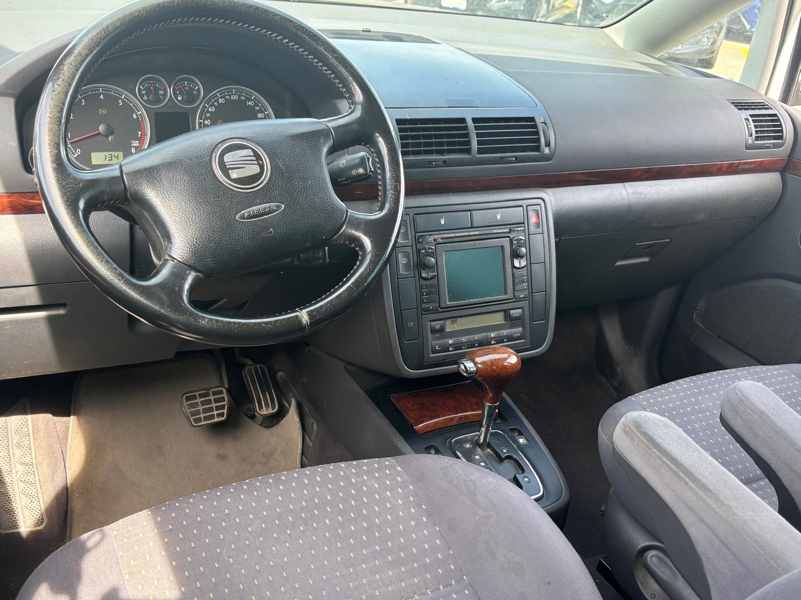 SEAT Alhambra 2.8 VR6 Signo Automatic-image-7