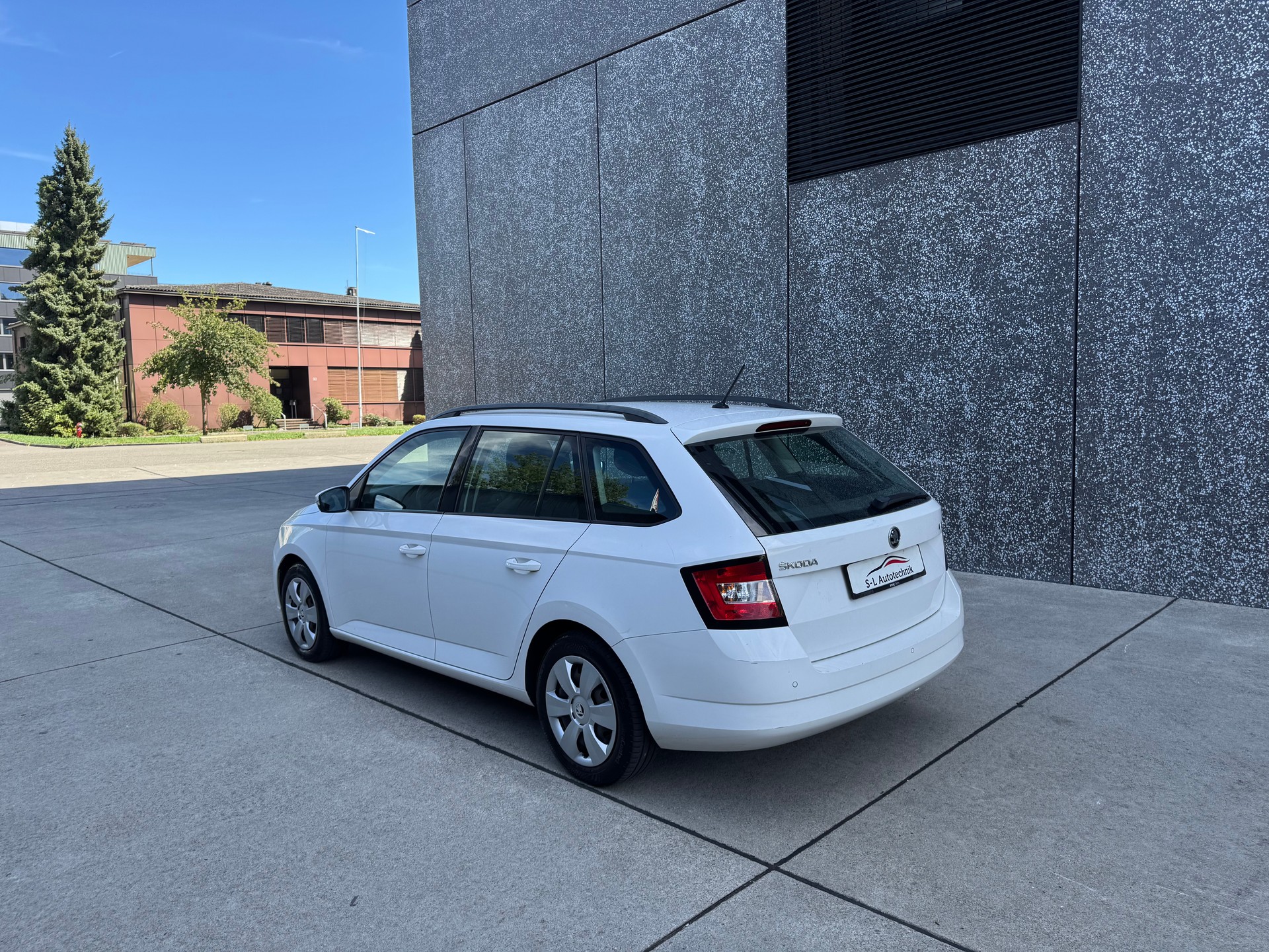 SKODA Fabia 1.2 TSI Active-image-4