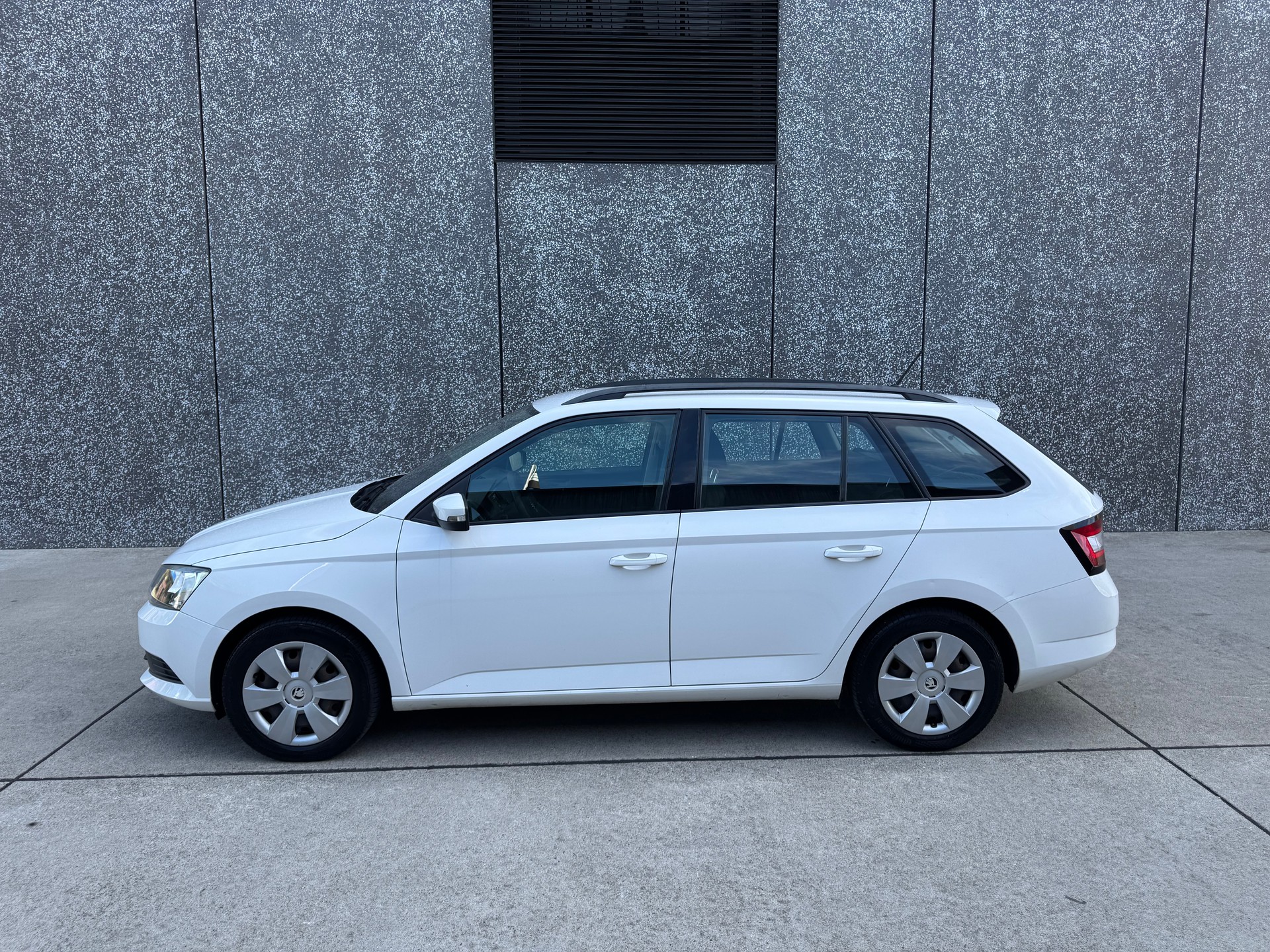 SKODA Fabia 1.2 TSI Active-image-3
