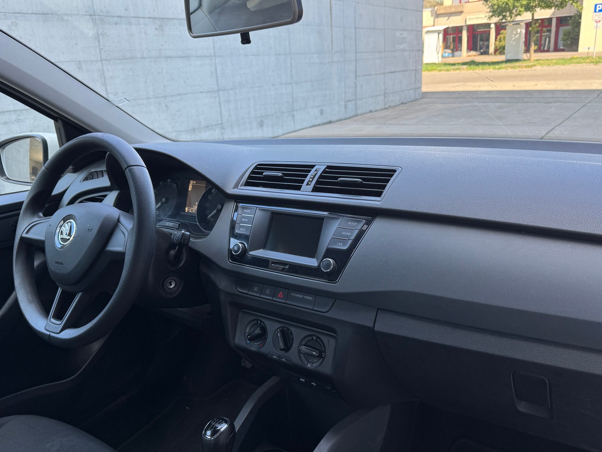 SKODA Fabia 1.2 TSI Active-image-11