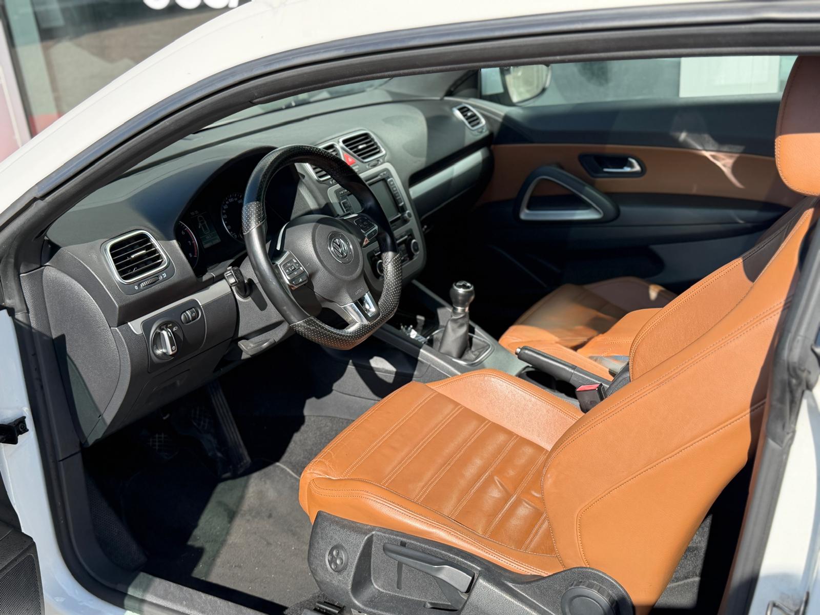 VW Scirocco 2.0 TSI-image-11