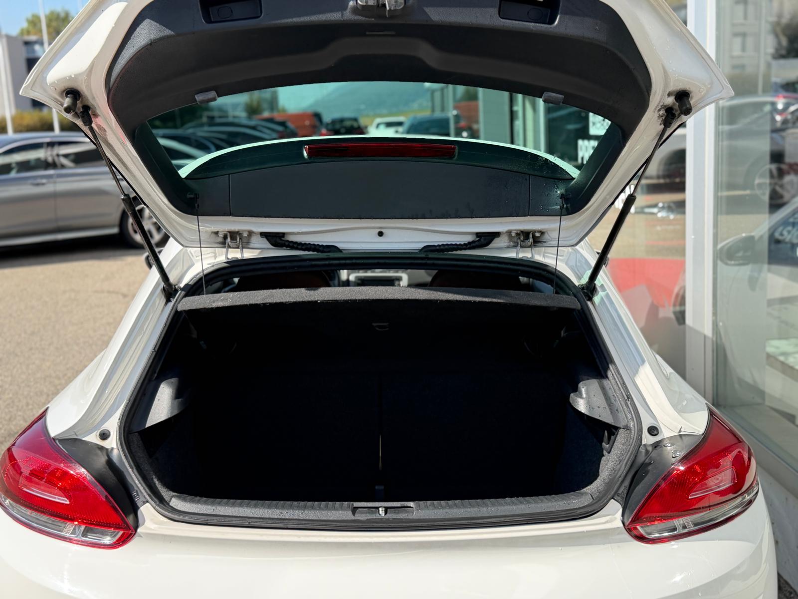 VW Scirocco 2.0 TSI-image-6