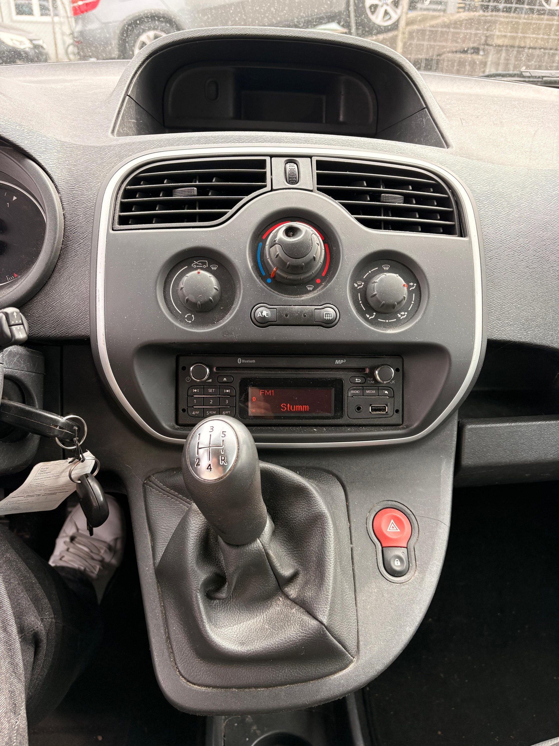 RENAULT Kangoo 1.5 dCi Swiss Edition-image-6