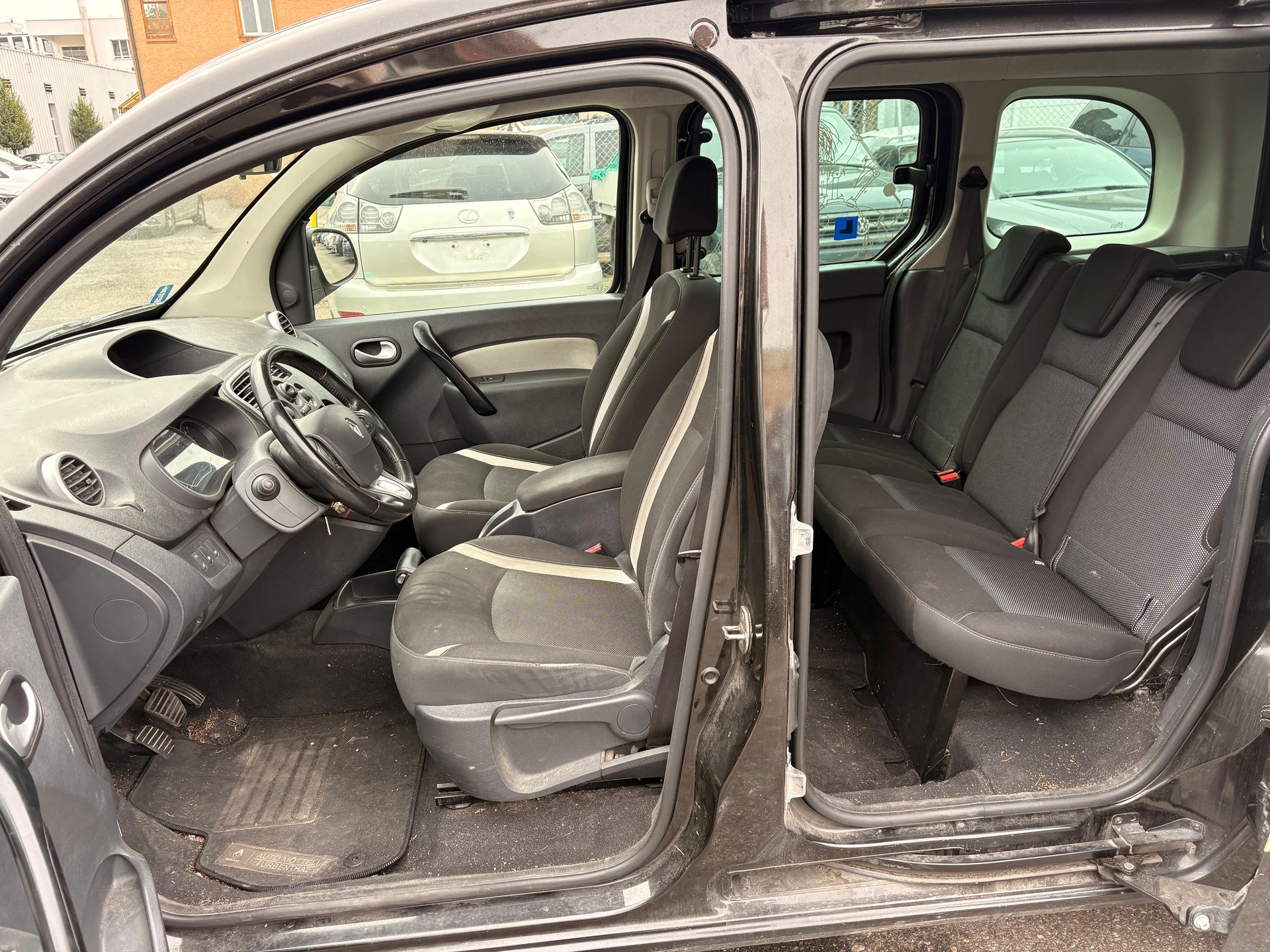 RENAULT Kangoo 1.5 dCi Swiss Edition-image-8