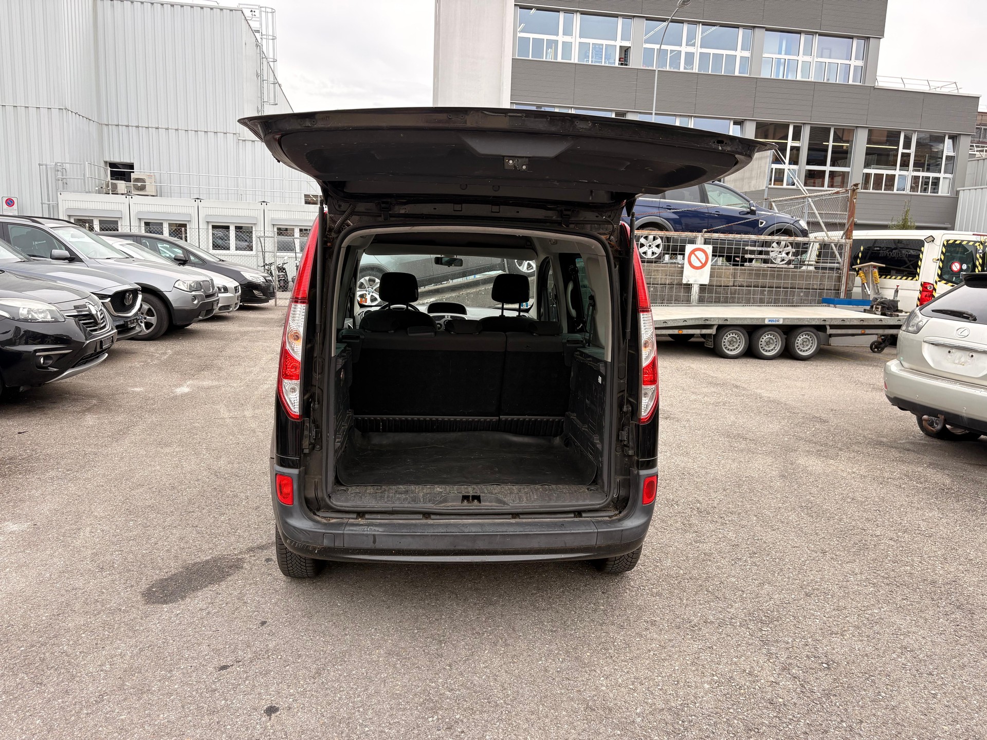 RENAULT Kangoo 1.5 dCi Swiss Edition-image-10