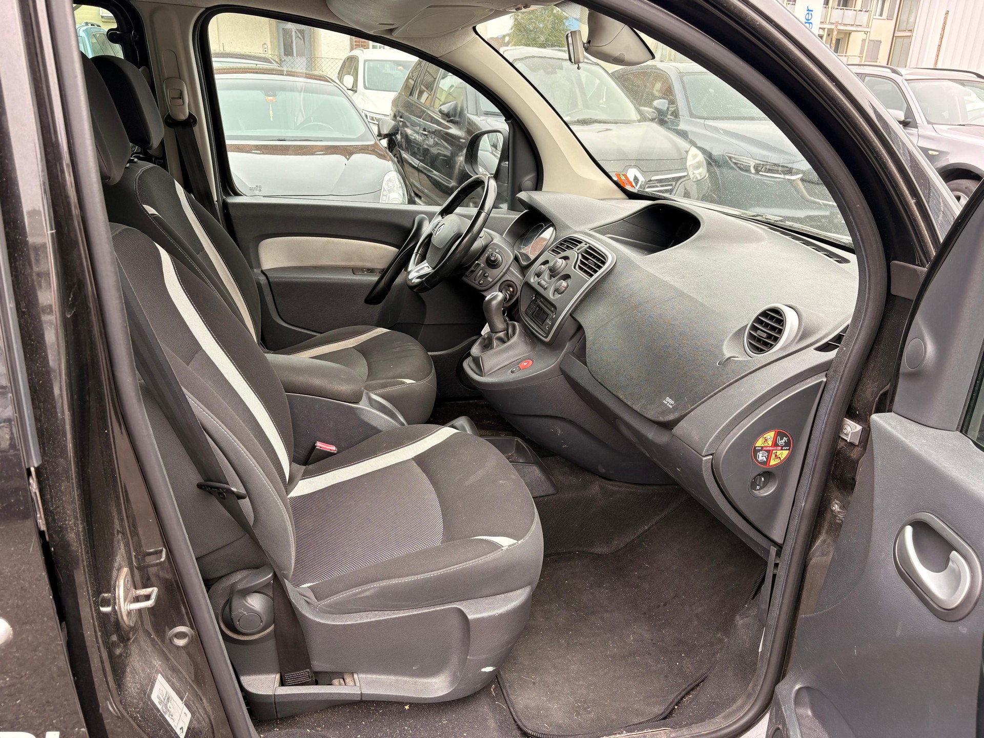 RENAULT Kangoo 1.5 dCi Swiss Edition-image-4