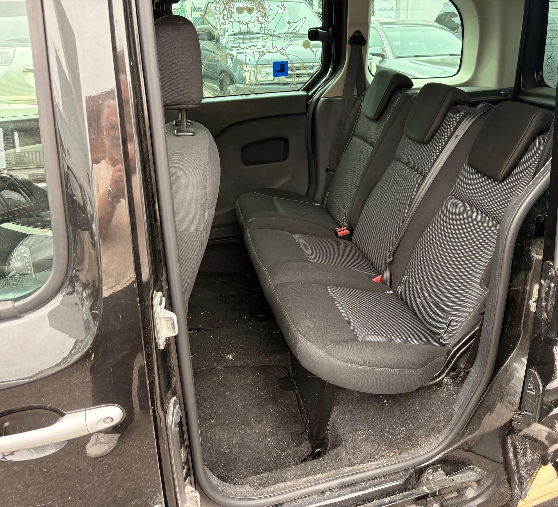 RENAULT Kangoo 1.5 dCi Swiss Edition-image-9