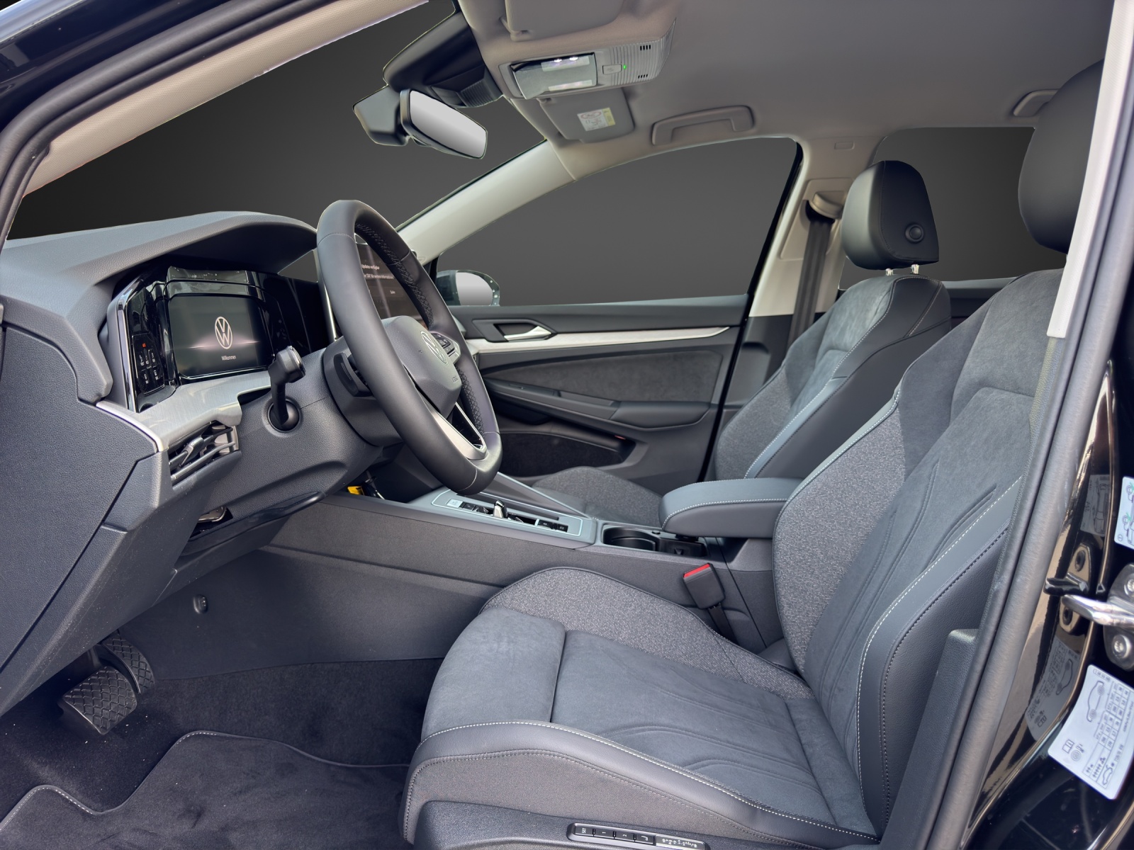 VW Golf 1.5 e TSI mHEV Basis DSG-image-7