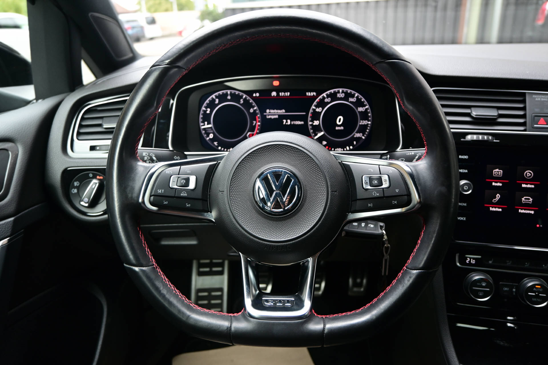VW Golf VII 2.0 TSI GTI Performance *Abstandstempomat*LED Scheinwerfer*-image-18