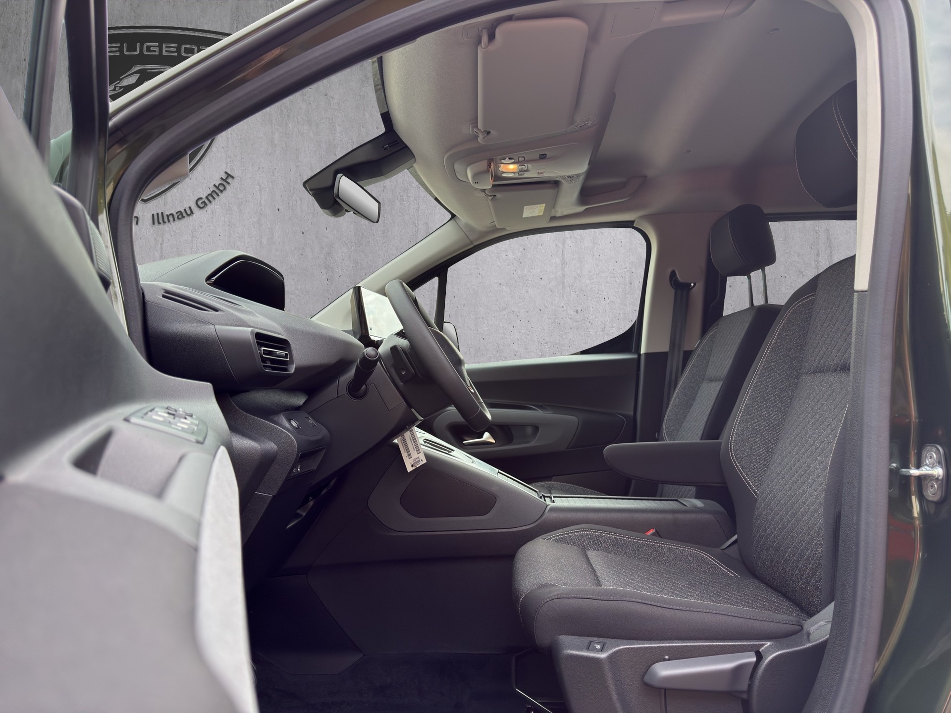 PEUGEOT Rifter Long 1.5 BlueHDi 130 Family Edition-image-17