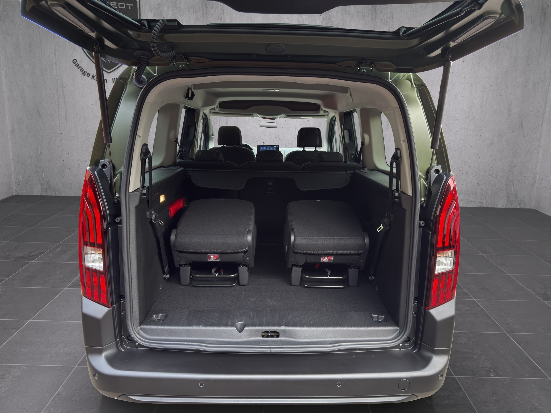 PEUGEOT Rifter Long 1.5 BlueHDi 130 Family Edition-image-22