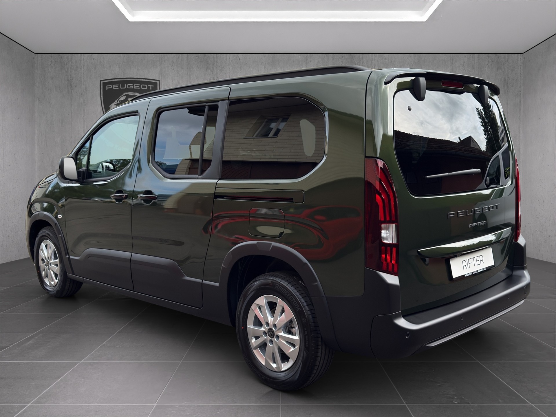 PEUGEOT Rifter Long 1.5 BlueHDi 130 Family Edition-image-6