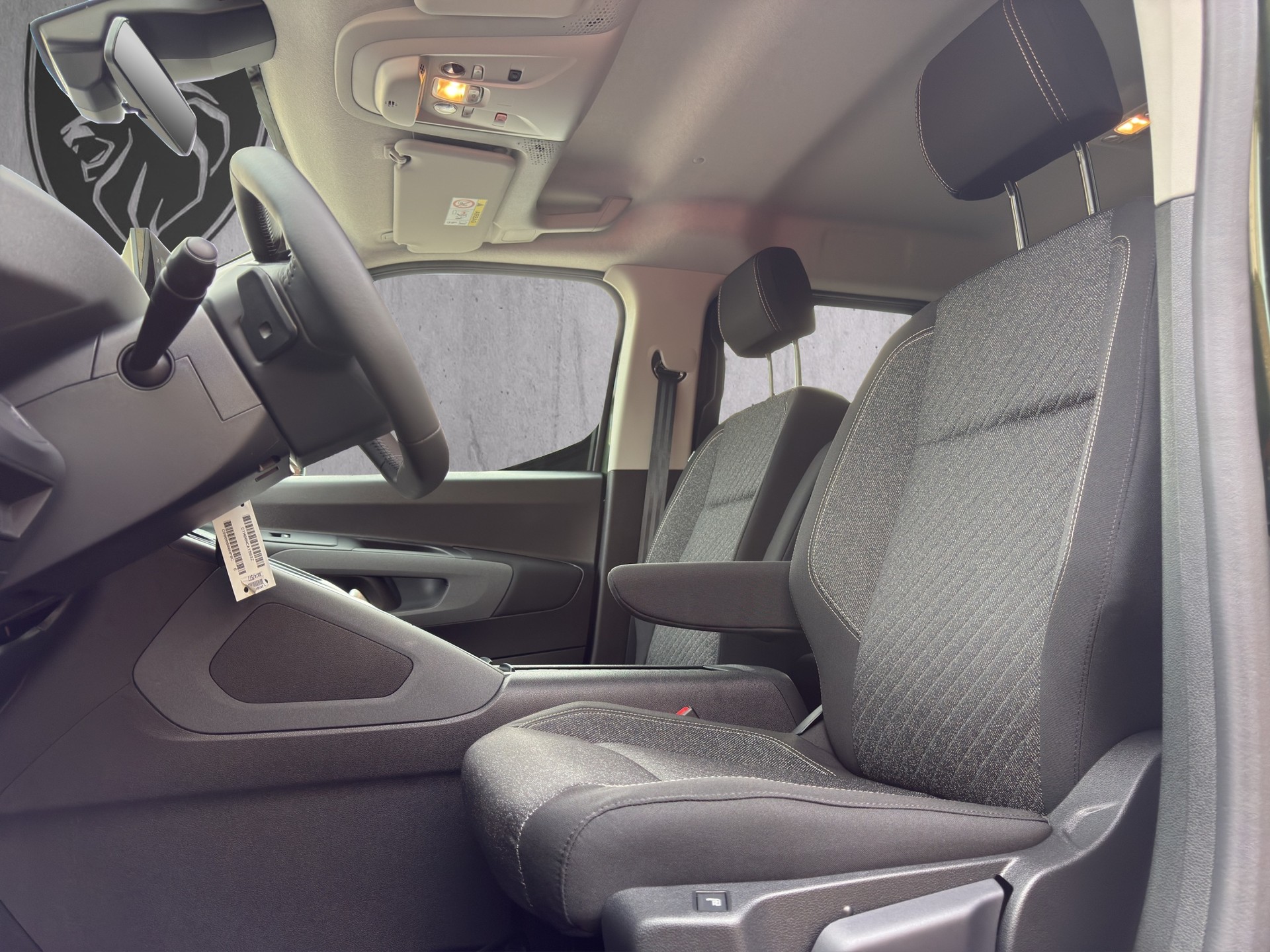 PEUGEOT Rifter Long 1.5 BlueHDi 130 Family Edition-image-18
