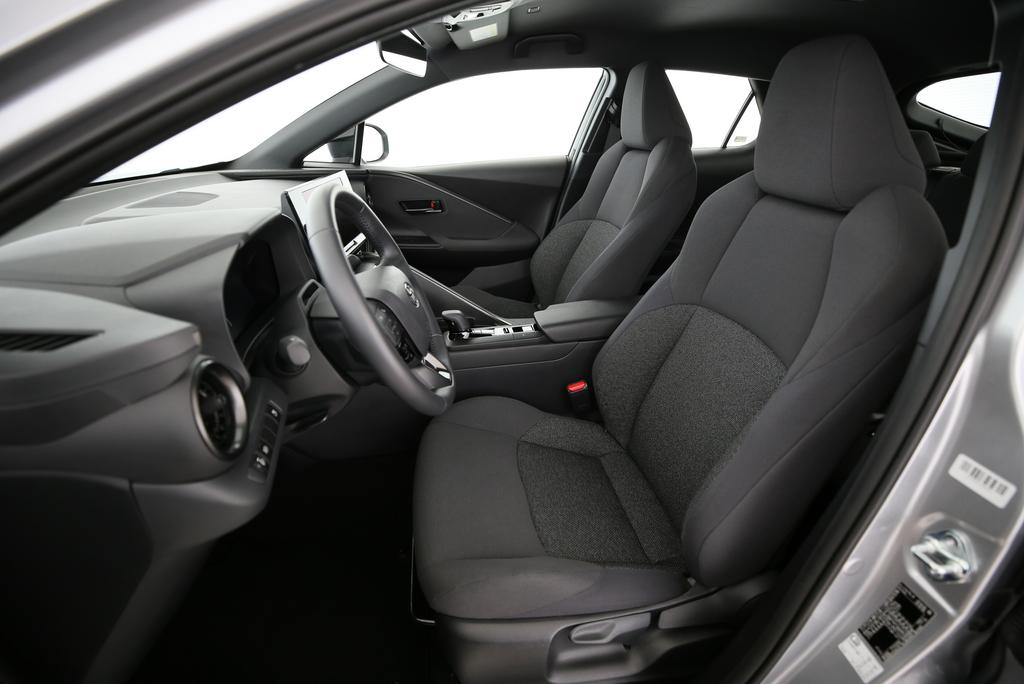 TOYOTA C-HR 1.8 HEV Comfort-image-3
