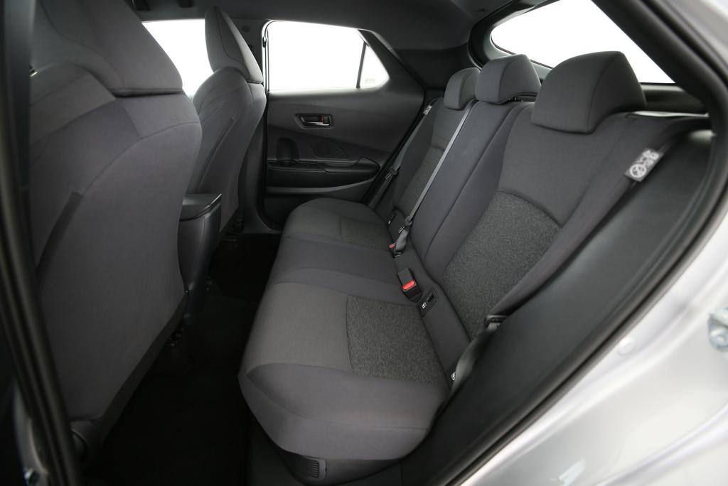 TOYOTA C-HR 1.8 HEV Comfort-image-8