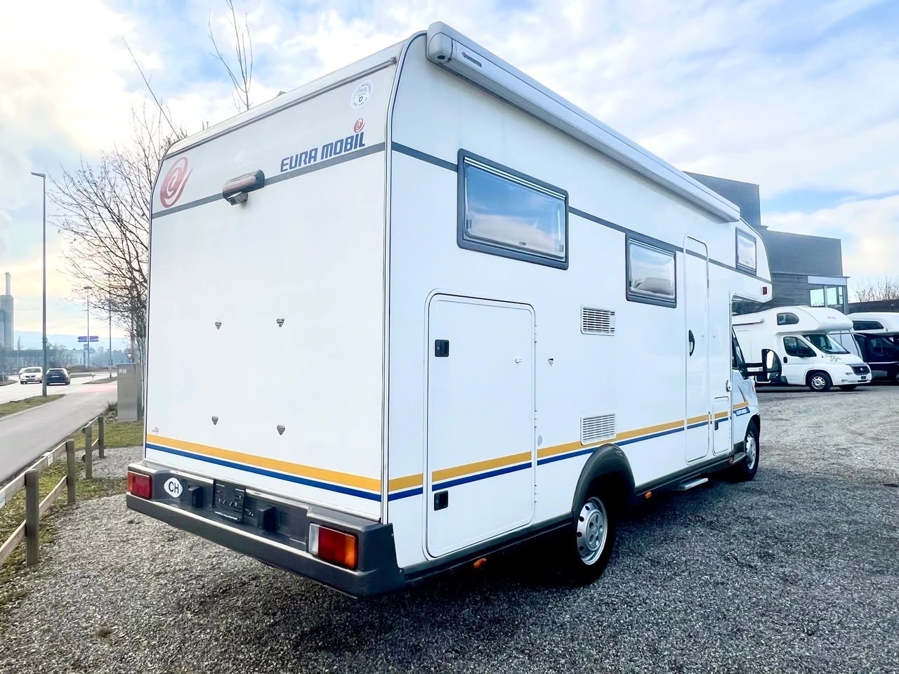 FIAT 2.8JTD 130PS EURAMOBIL ***FESTBETT-RIESEN-HECK-GARAGE-image-13