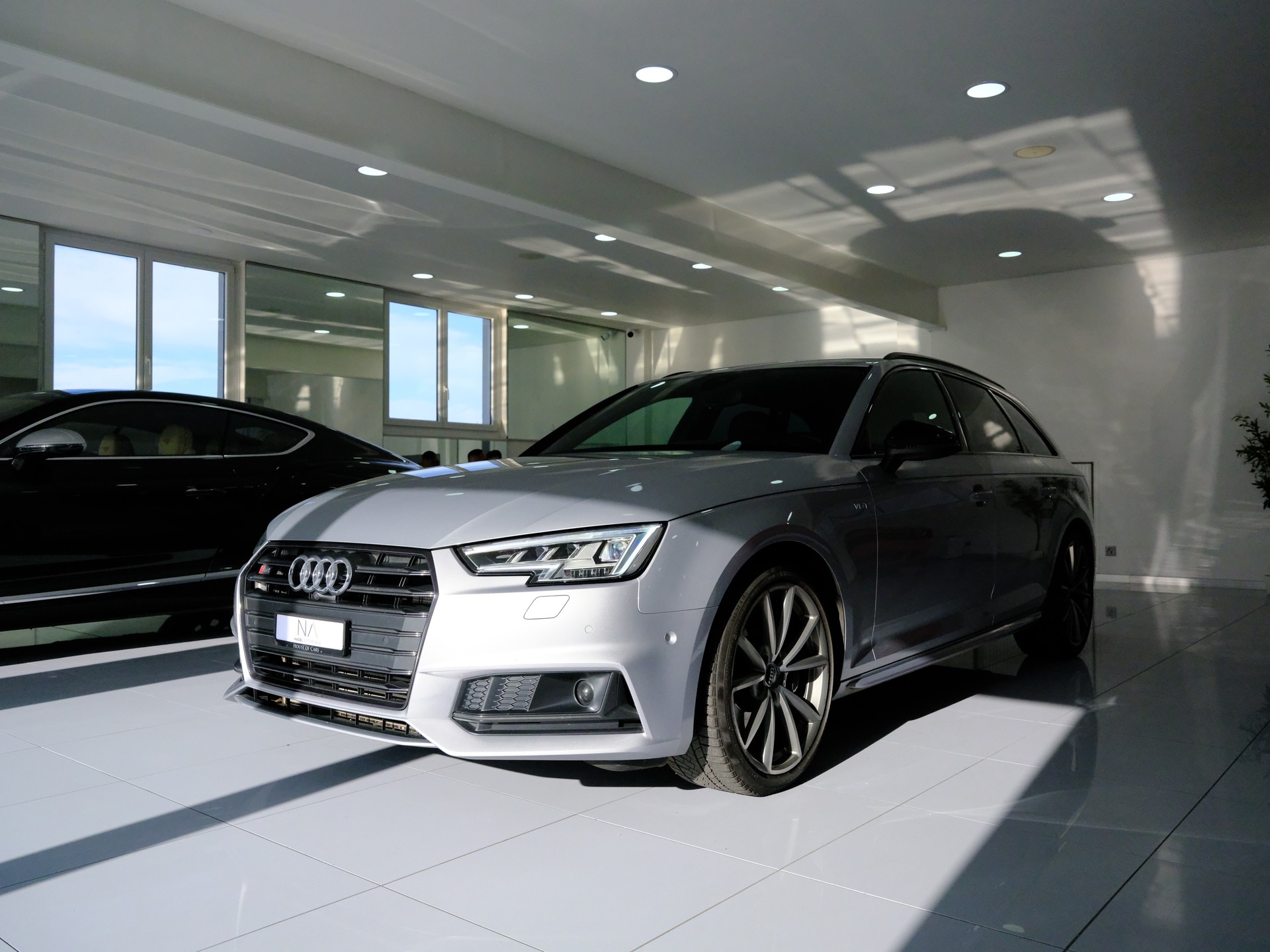 AUDI S4 Avant 3.0 TFSI quattro tiptronic *SITZHEIZUNG* *RÜCKFAHRKAMERA*-image-3