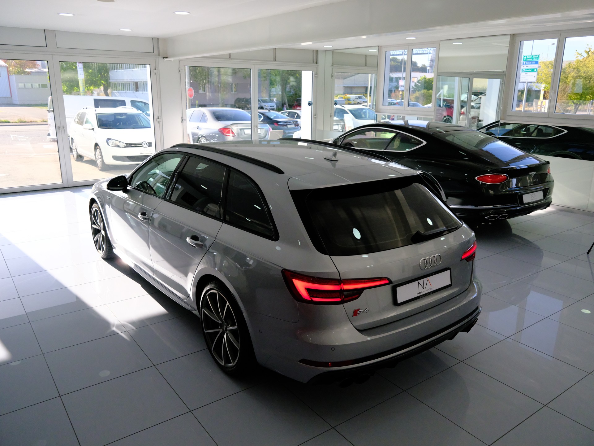 AUDI S4 Avant 3.0 TFSI quattro tiptronic *SITZHEIZUNG* *RÜCKFAHRKAMERA*-image-7