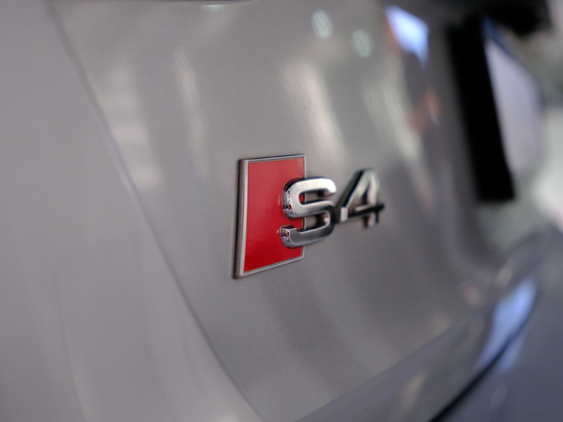 AUDI S4 Avant 3.0 TFSI quattro tiptronic *SITZHEIZUNG* *RÜCKFAHRKAMERA*-image-13