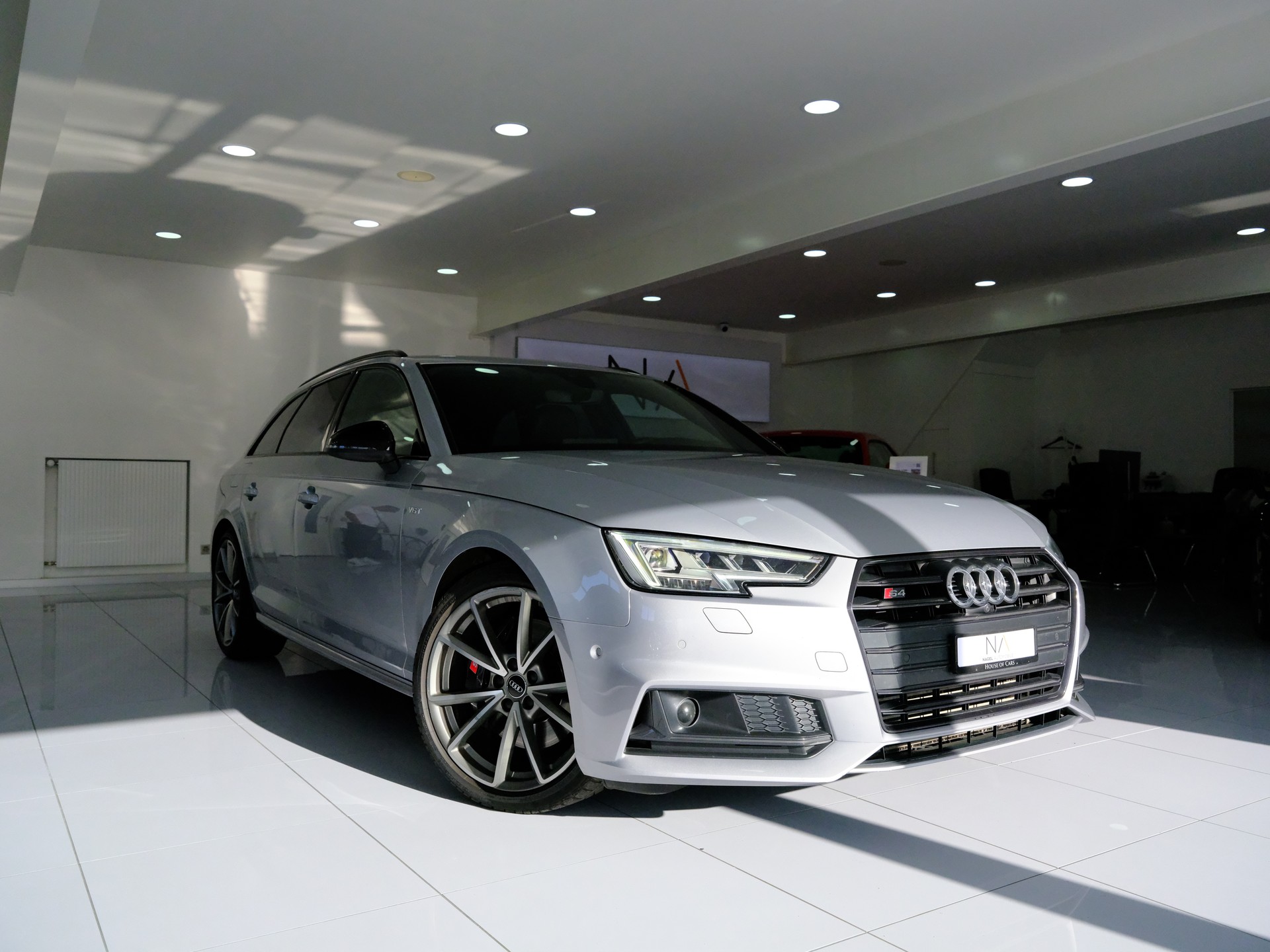 AUDI S4 Avant 3.0 TFSI quattro tiptronic *SITZHEIZUNG* *RÜCKFAHRKAMERA*-image-0