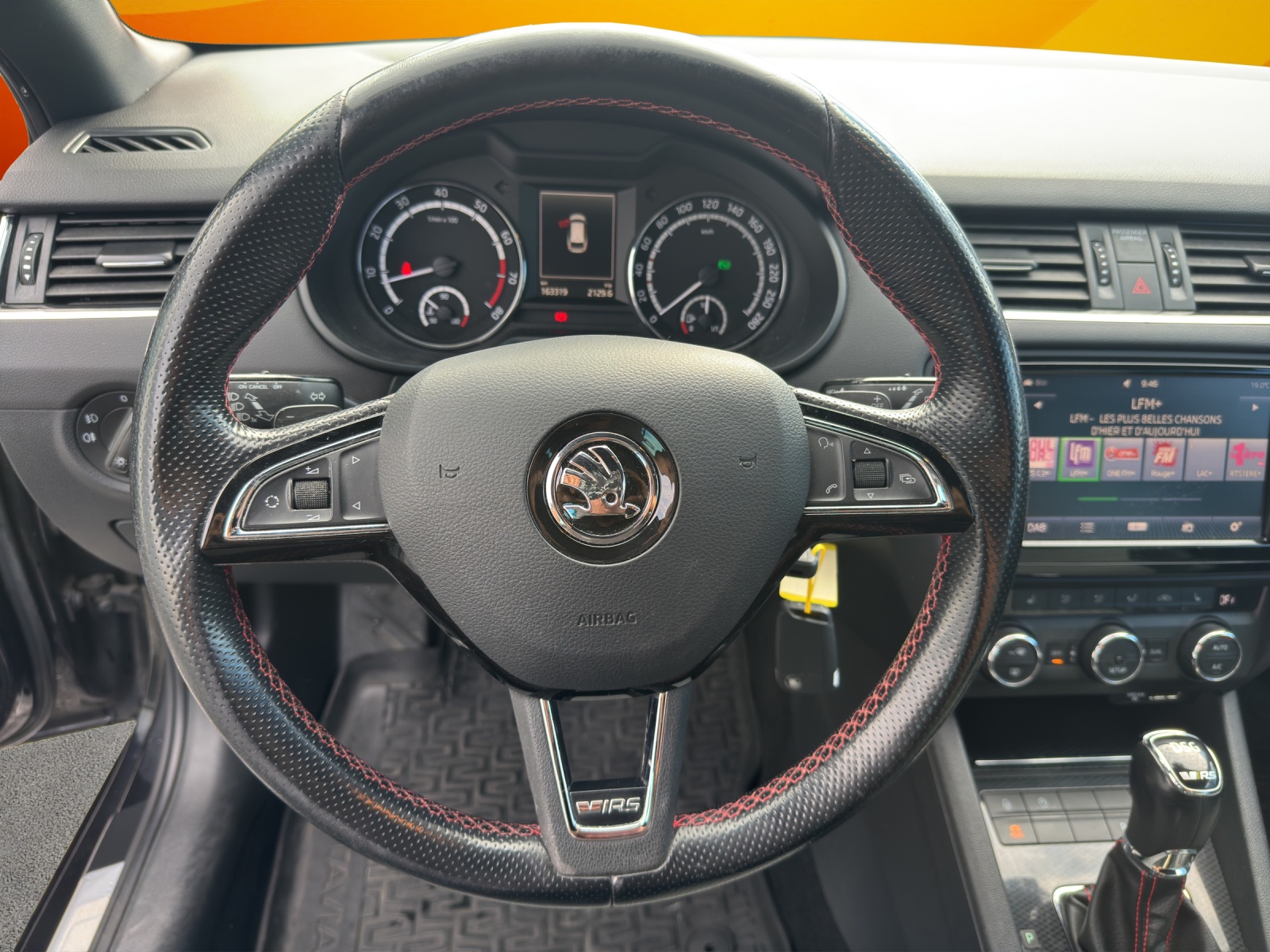 SKODA Octavia Combi 2.0 TSI RS DSG-image-10