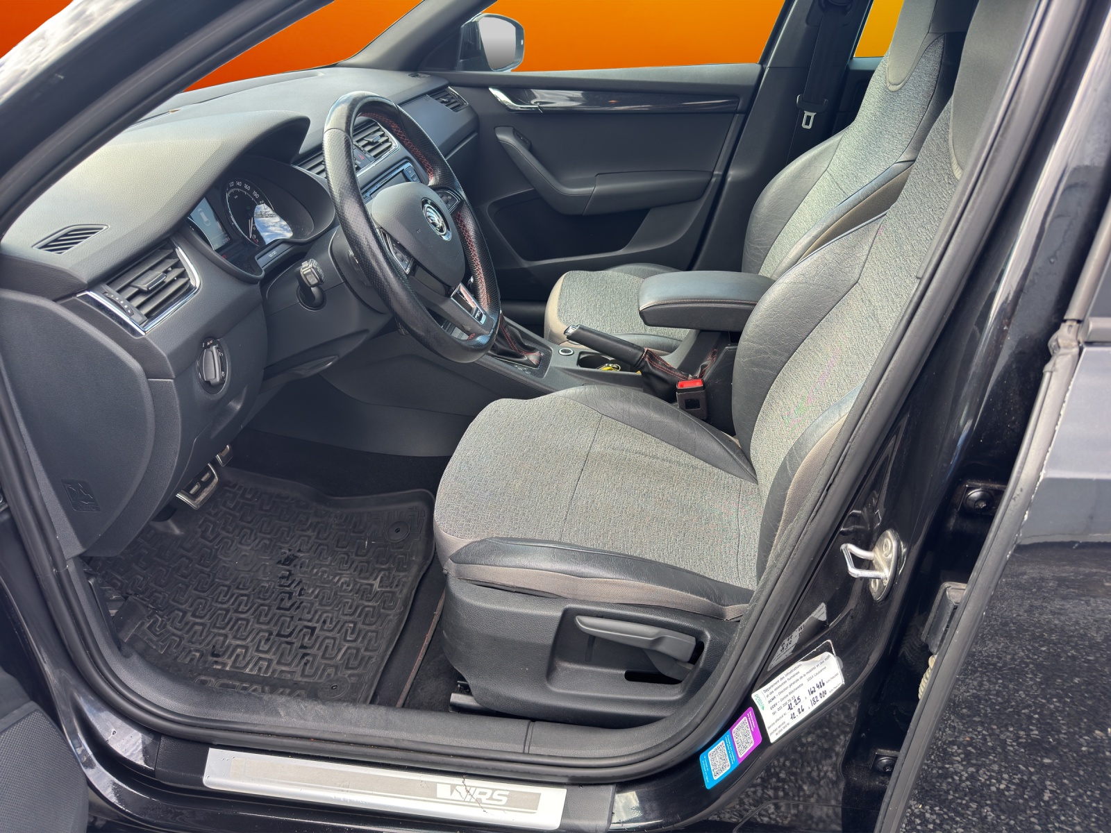 SKODA Octavia Combi 2.0 TSI RS DSG-image-9