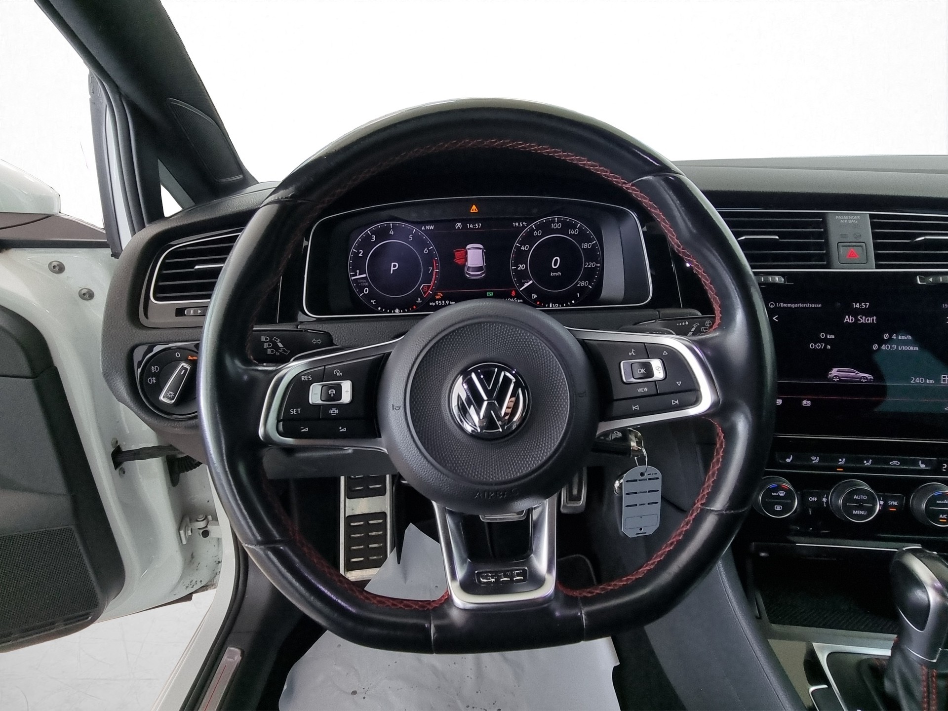 VW Golf VII 2.0 TSI GTI-image-8